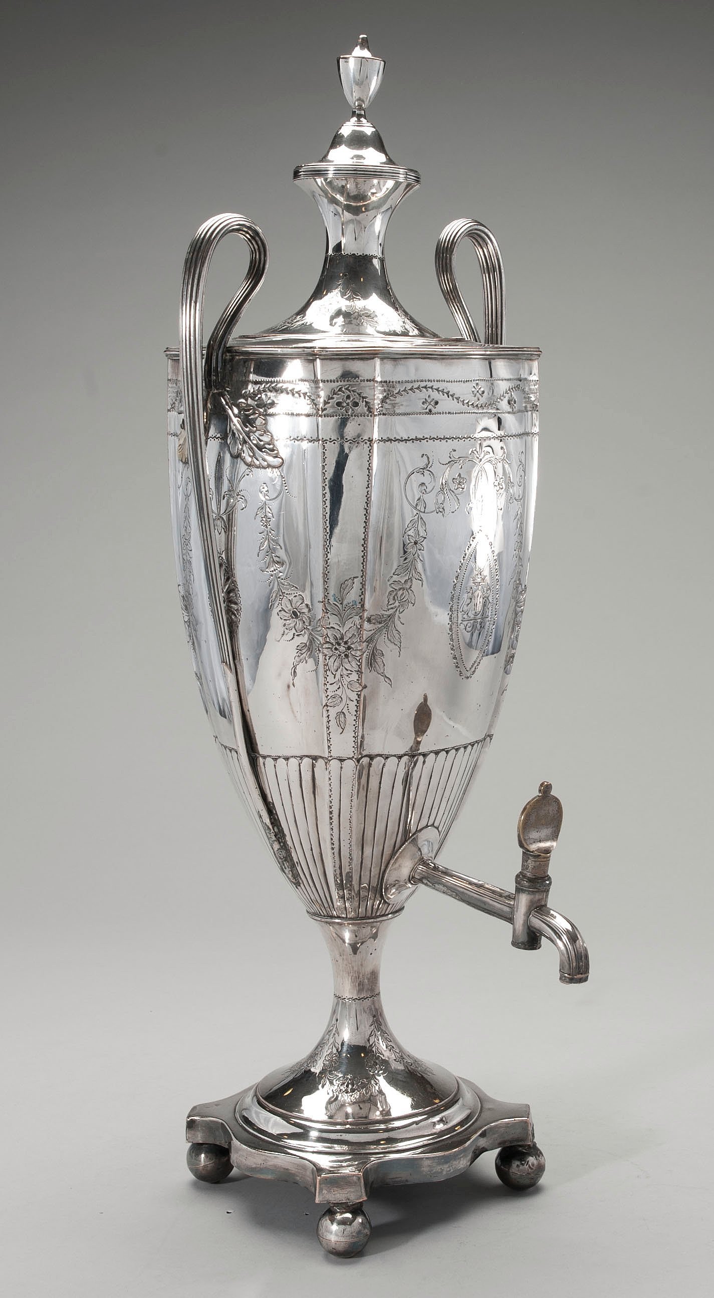A TEA URN. Bukowskis