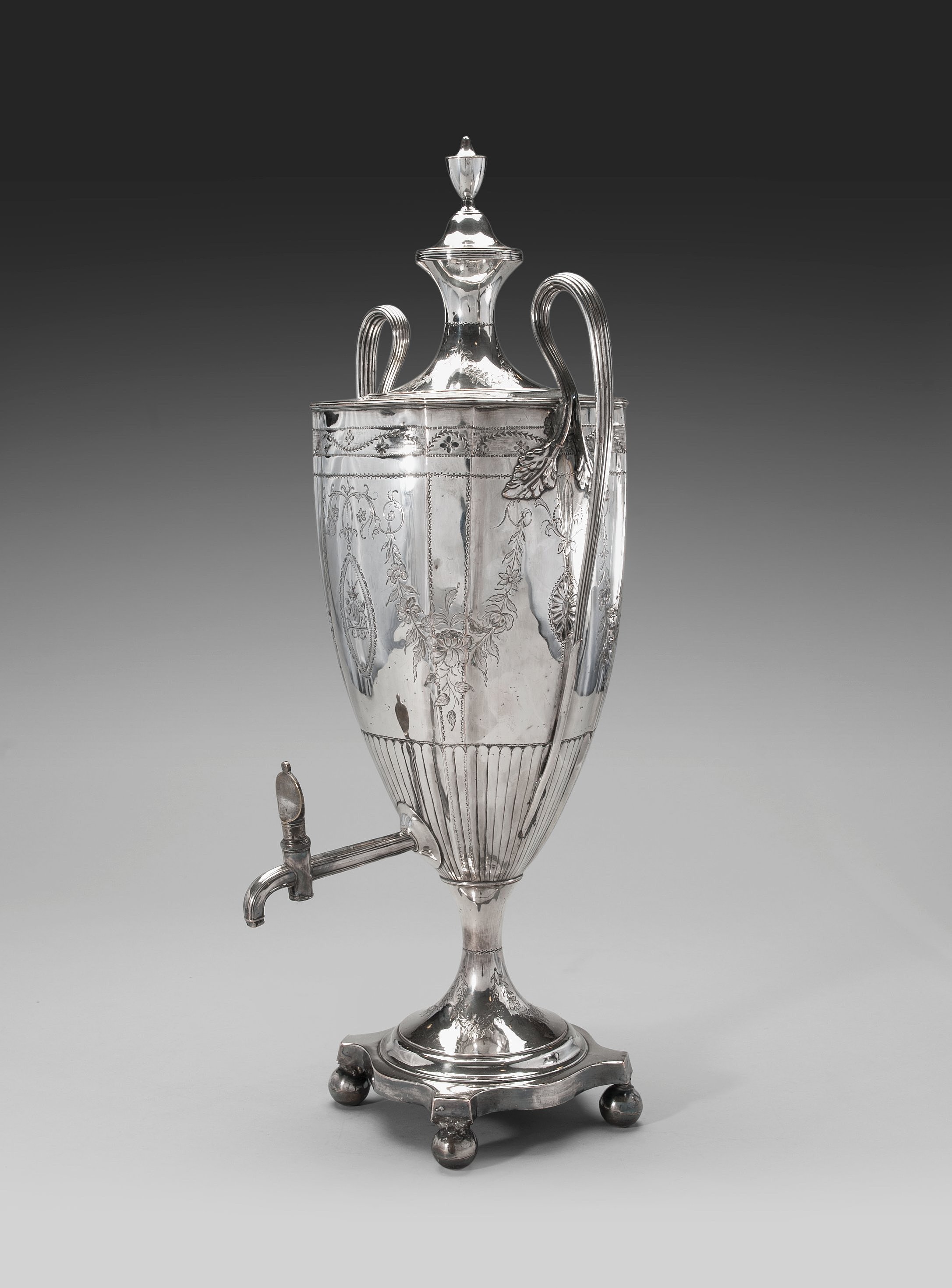 A TEA URN. Bukowskis