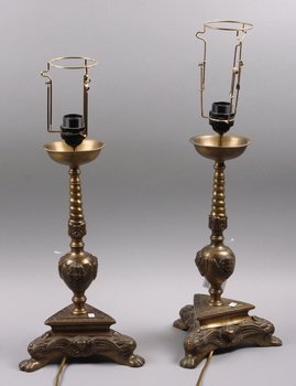 59893. BORDSARMATURER, ett par, gulmetall, barockstil, 1900-tal.