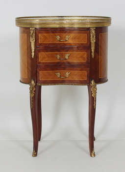 63159. BYRÅ, gustaviansk stil.