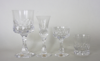 64397. GLASSERVIS, 44 delar, Kosta.