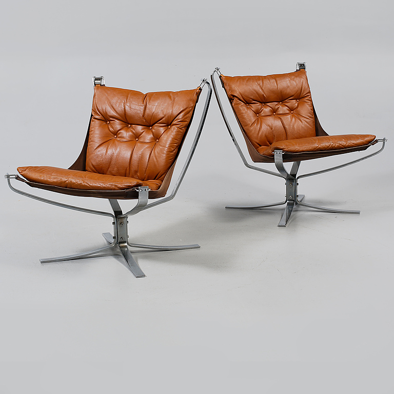 Auktionstipset fÃ
tÃljer ett par "falcon chair", sigurd russel ...