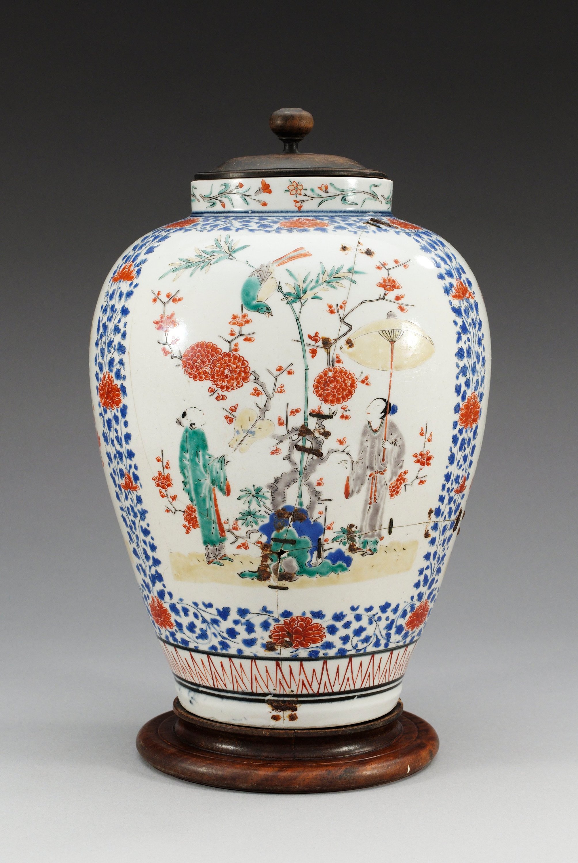 A Japanese Arita ware jar, Kakiemon style, Edo period, ca 167090