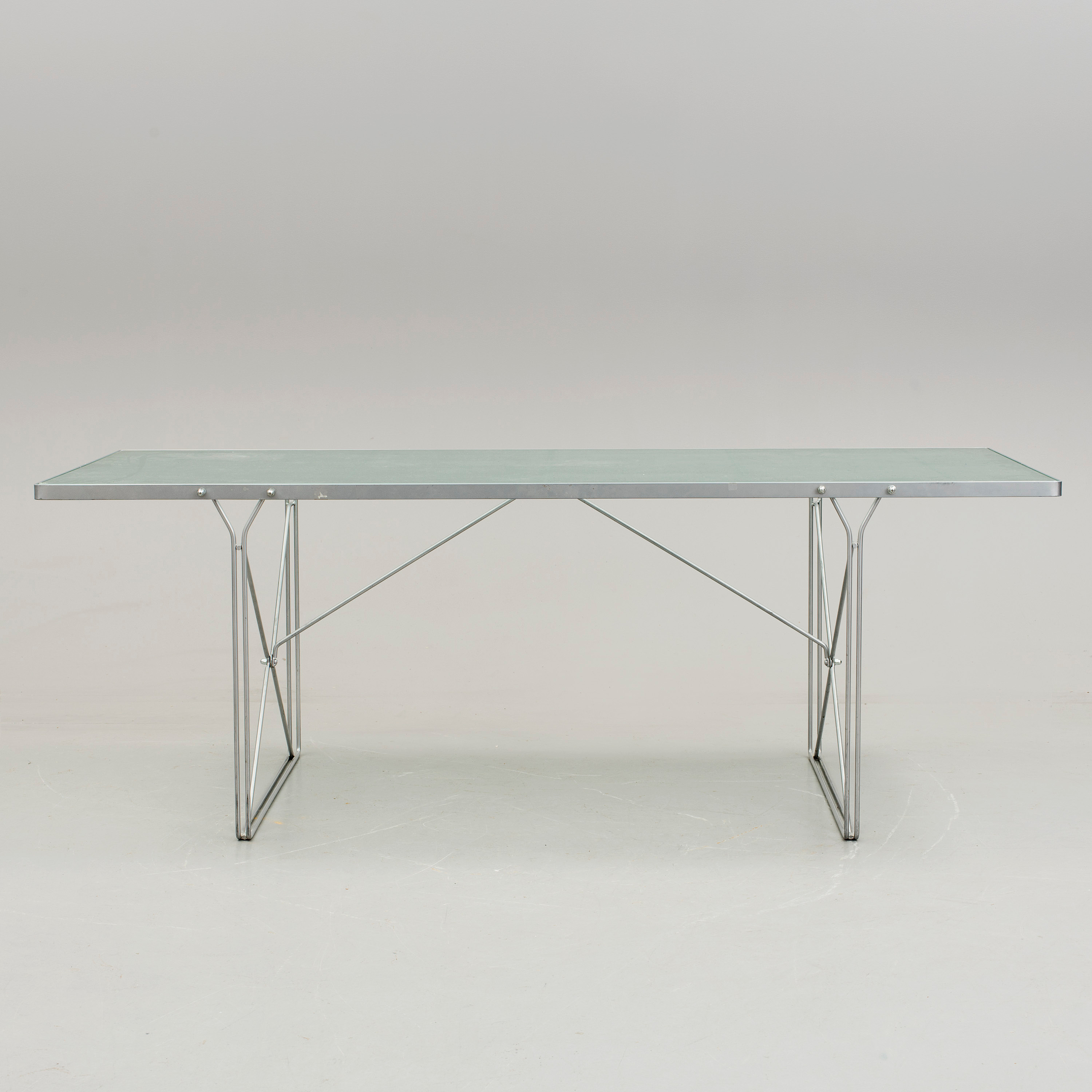 Ikea, bord, moment, formgiven 1985 av niels gammelgaard. bukowskis Metal spisebord