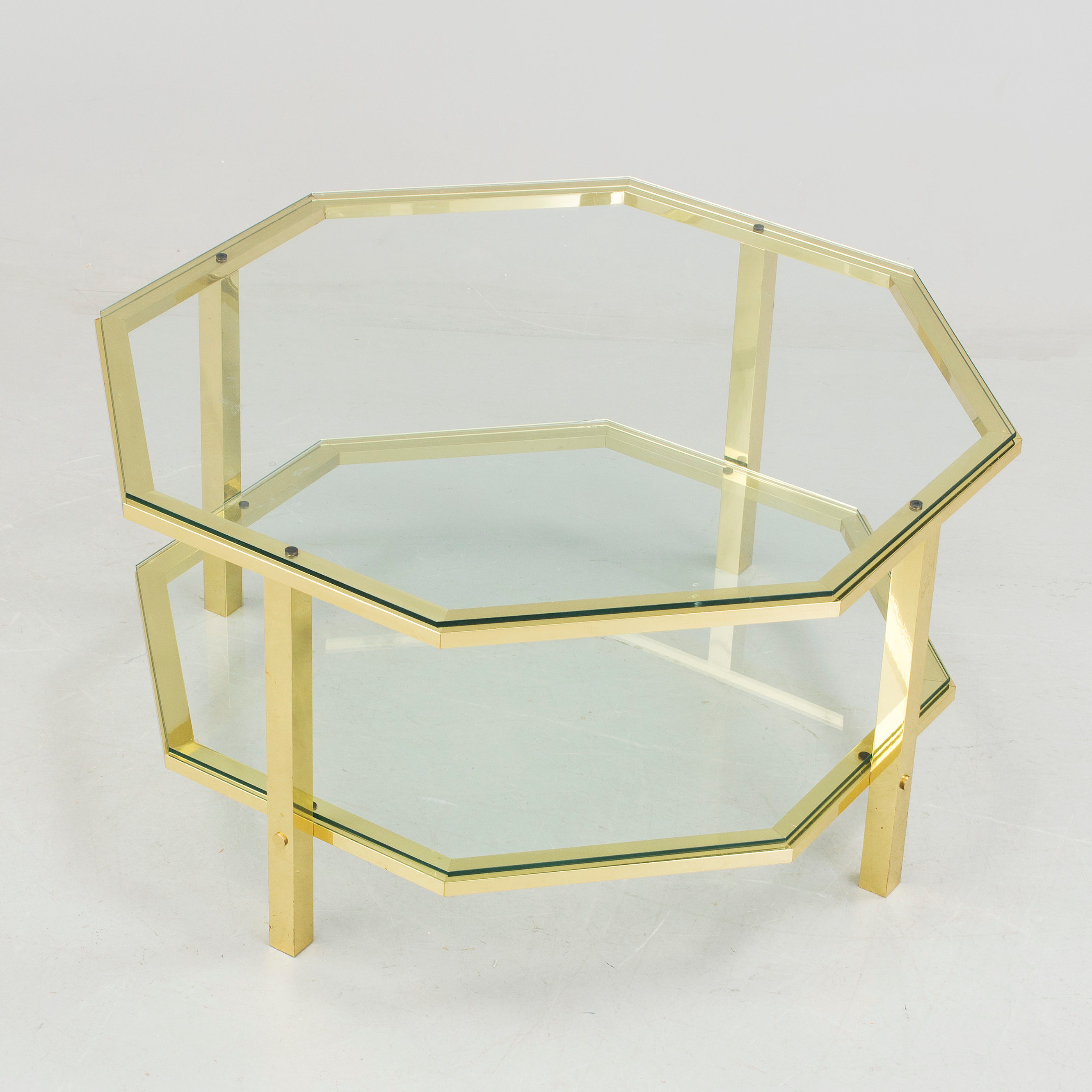 SOFFBORD, mässing och glas 1900 talets andra hälft Bukowskis SOFFBORD, mässing och glas 1900 talets andra hälft Bukowskis