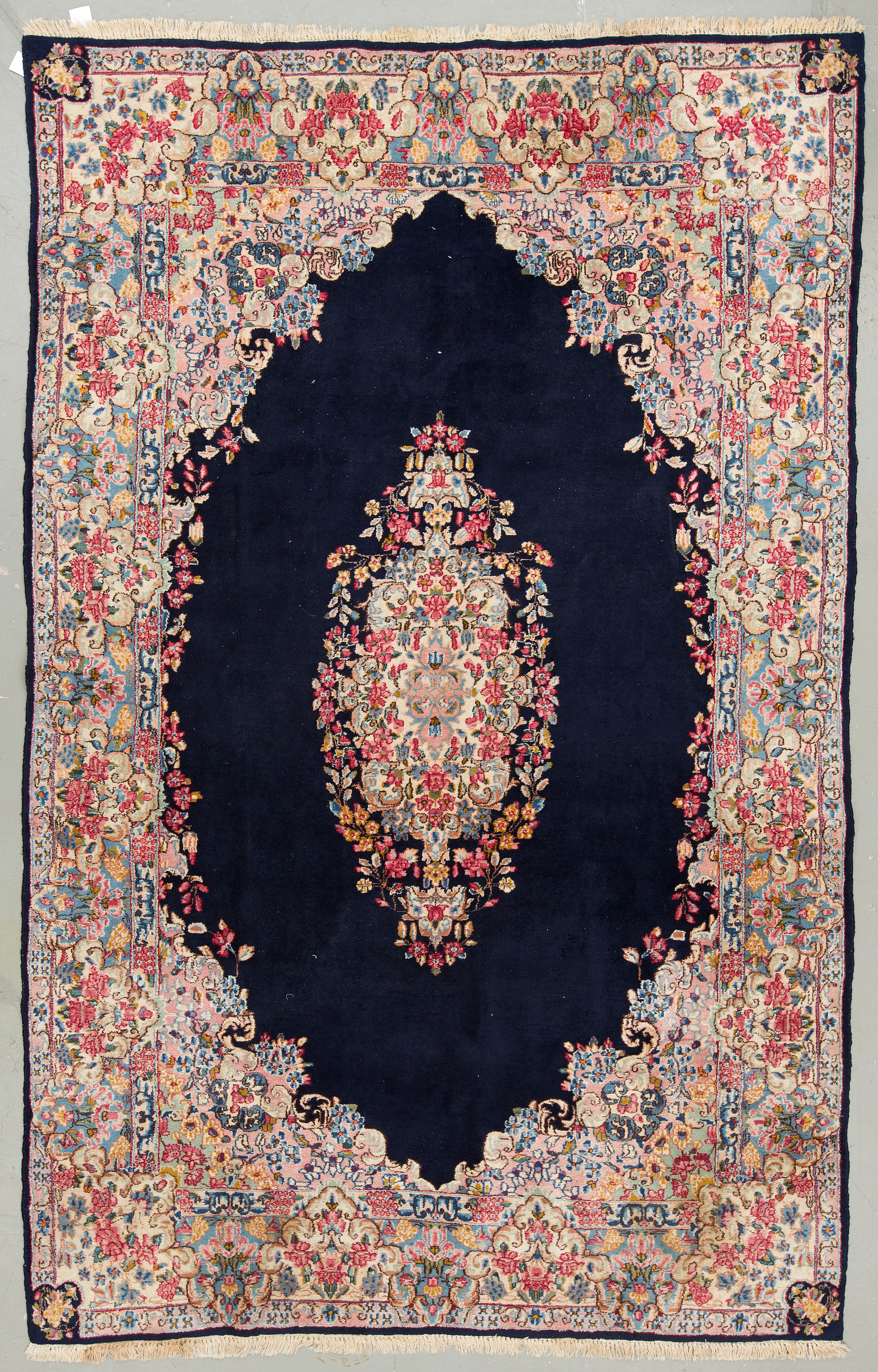 MATTA. Old Kirman. Ca 283 x 180 cm. - Bukowskis