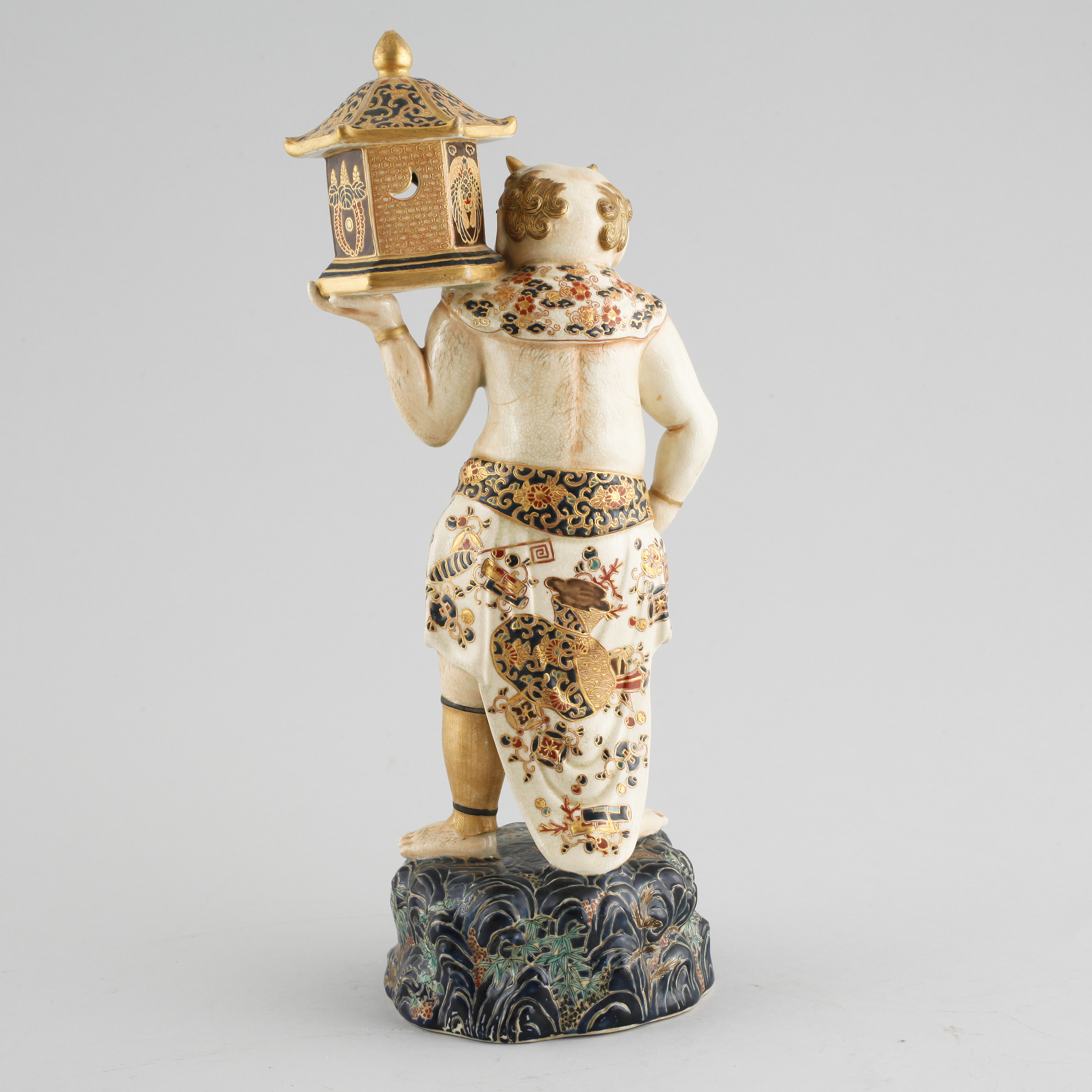 A japanese sculpture. Bukowskis