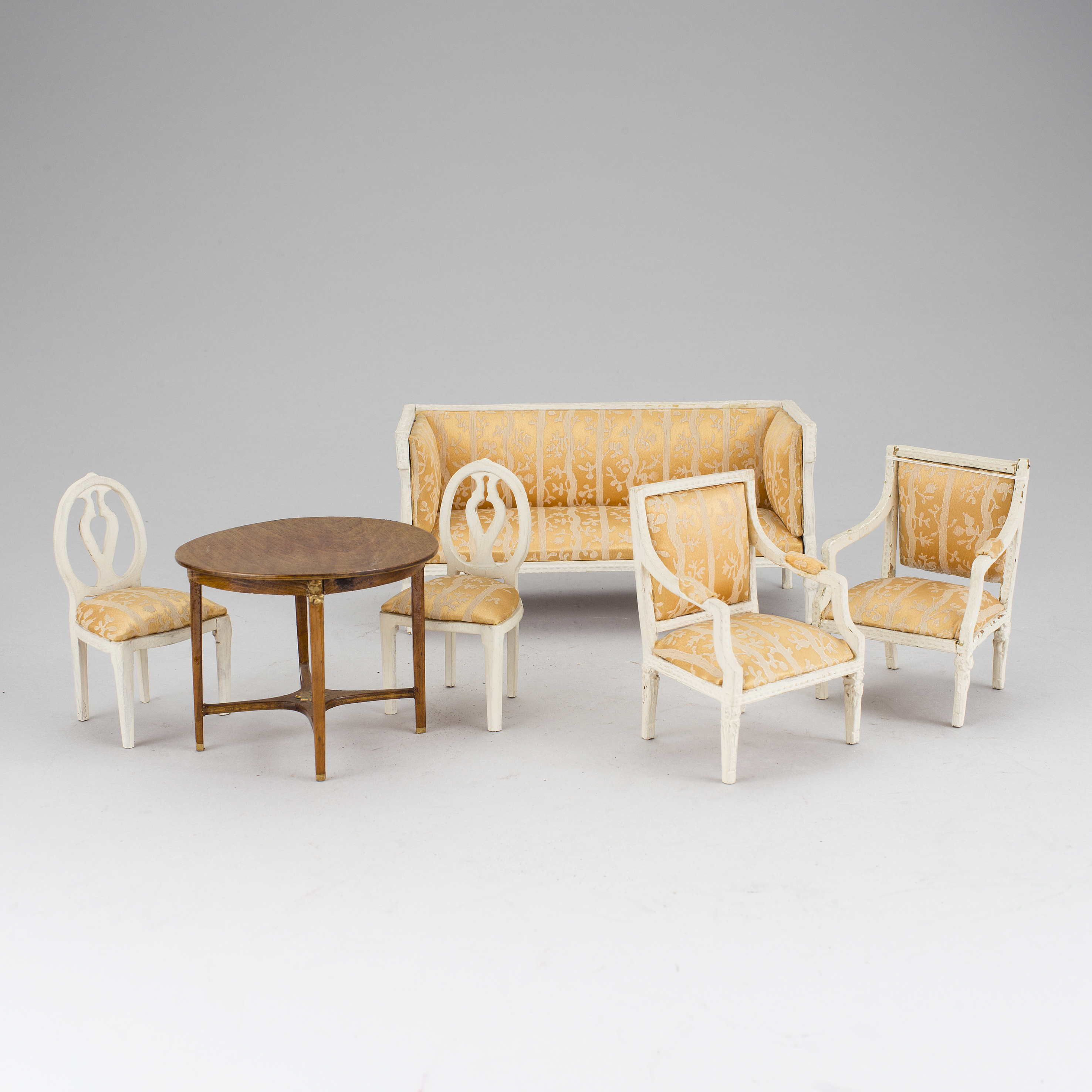 Pin von Carolyn Robertson auf Nolbyn by Berit Bergström | Puppenhäuser