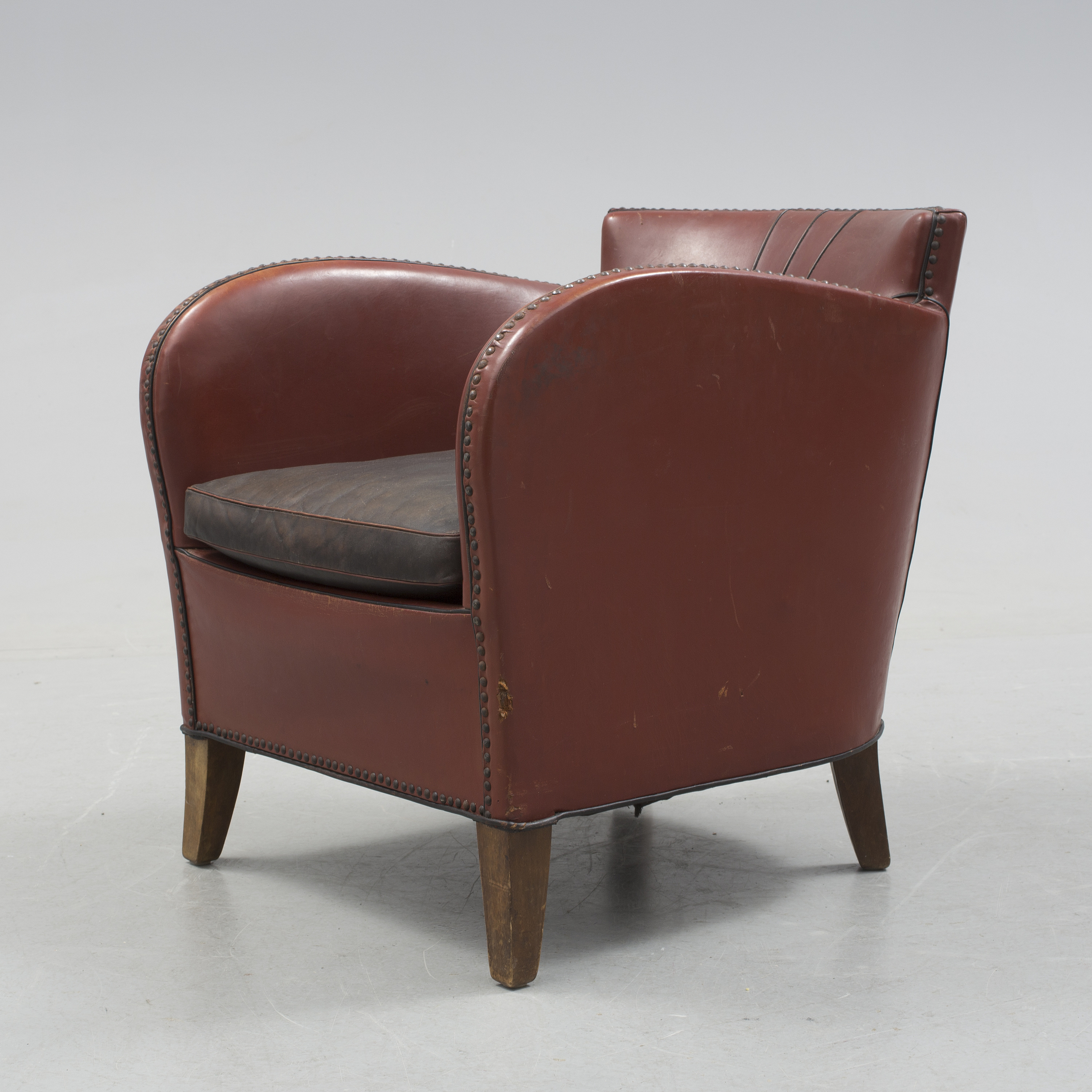 A Swedish Modern leather upholstered easy chair, 1930's/40's. - Bukowskis