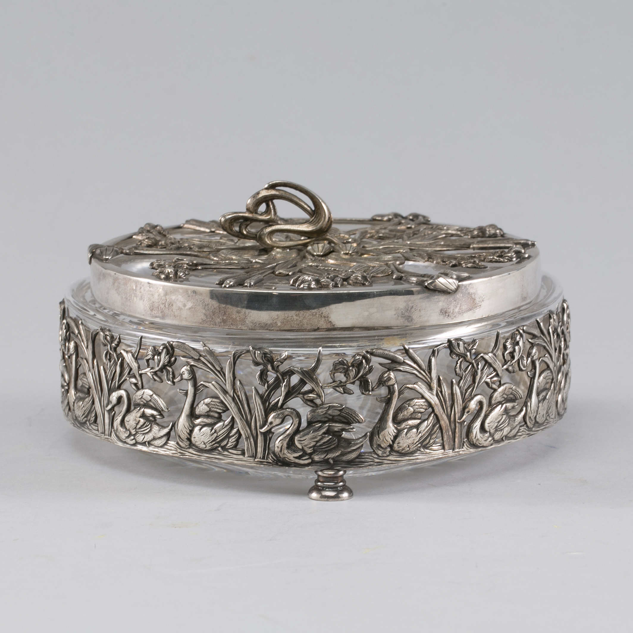 A SILVER AND GLASS DRESSER BOX BY TOPAZIO, Portugal. Bukowskis