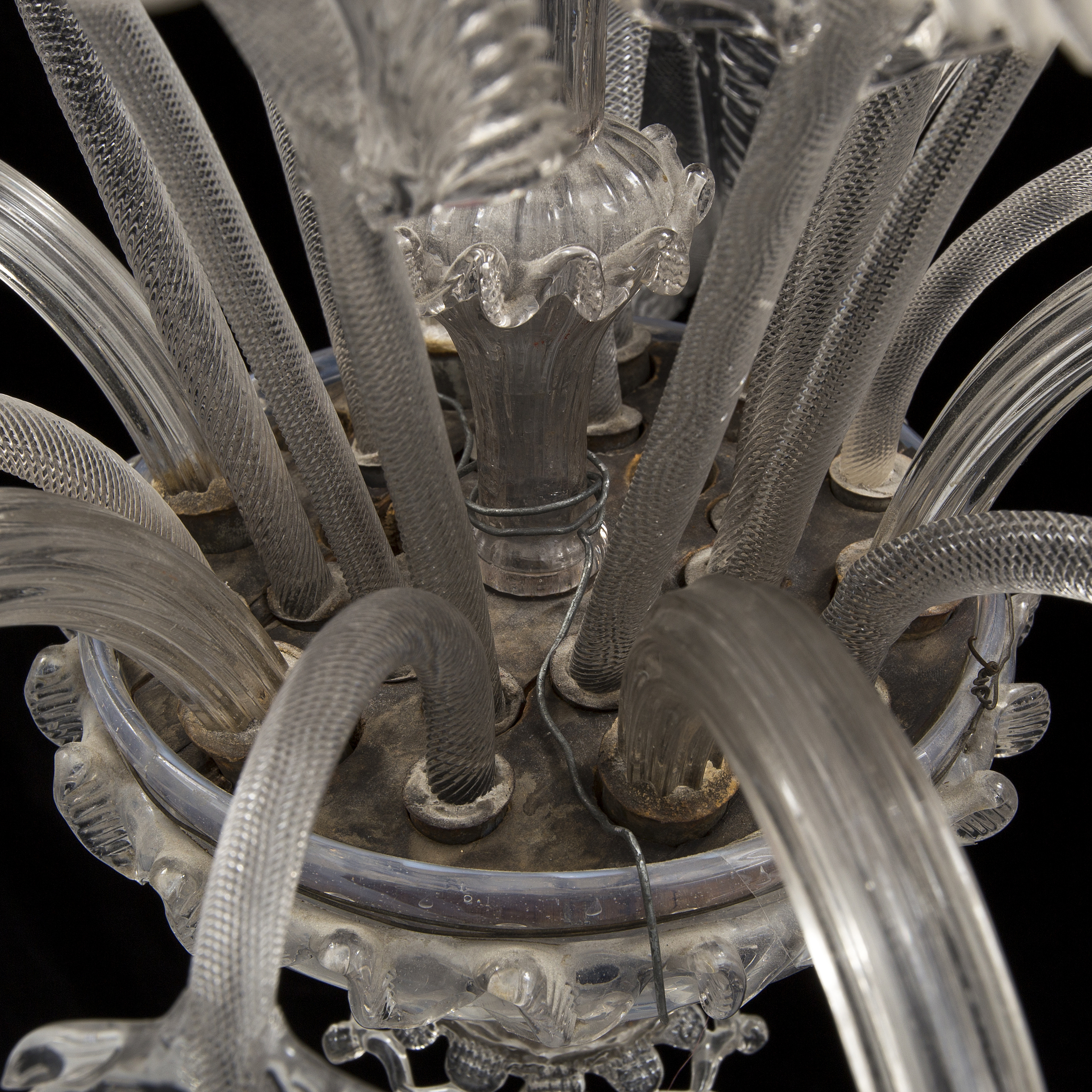 LJUSKRONA, glas, venetiansk stil, Murano, Italien, 1900-tal. - Bukowskis