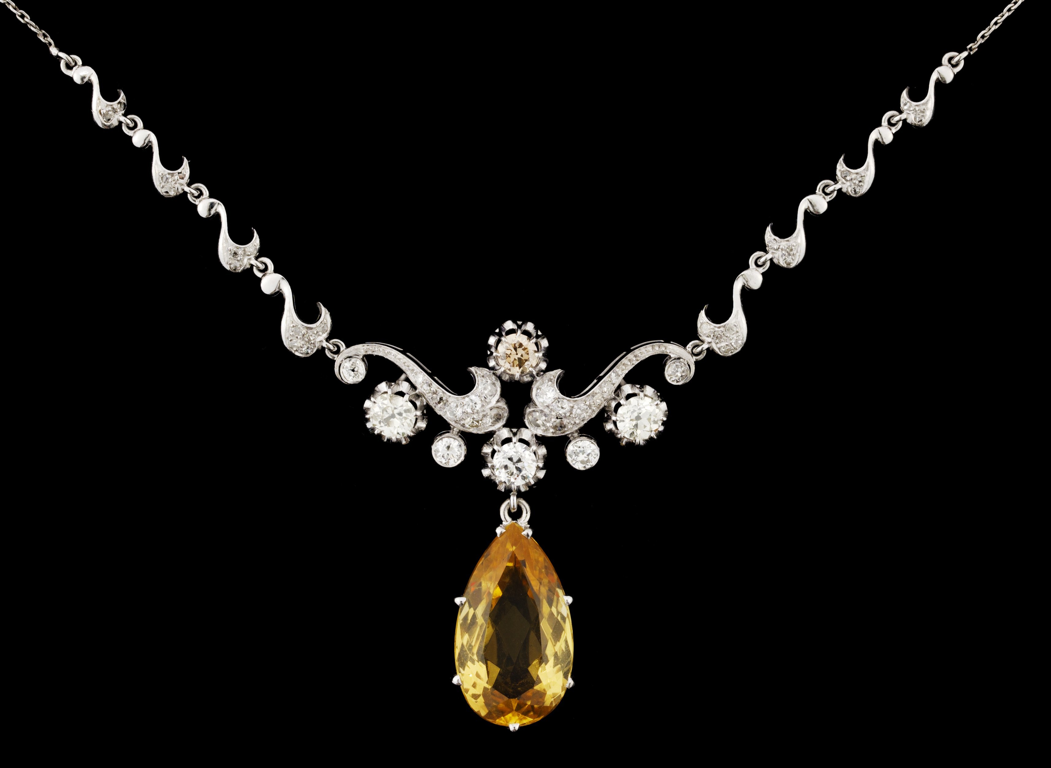 A gold, diamond and citrine necklace. Bukowskis