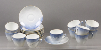 82669. KAFFEKOPPAR MED FAT, 11 st, porslin, Måsen, Bing  Gröndahl.