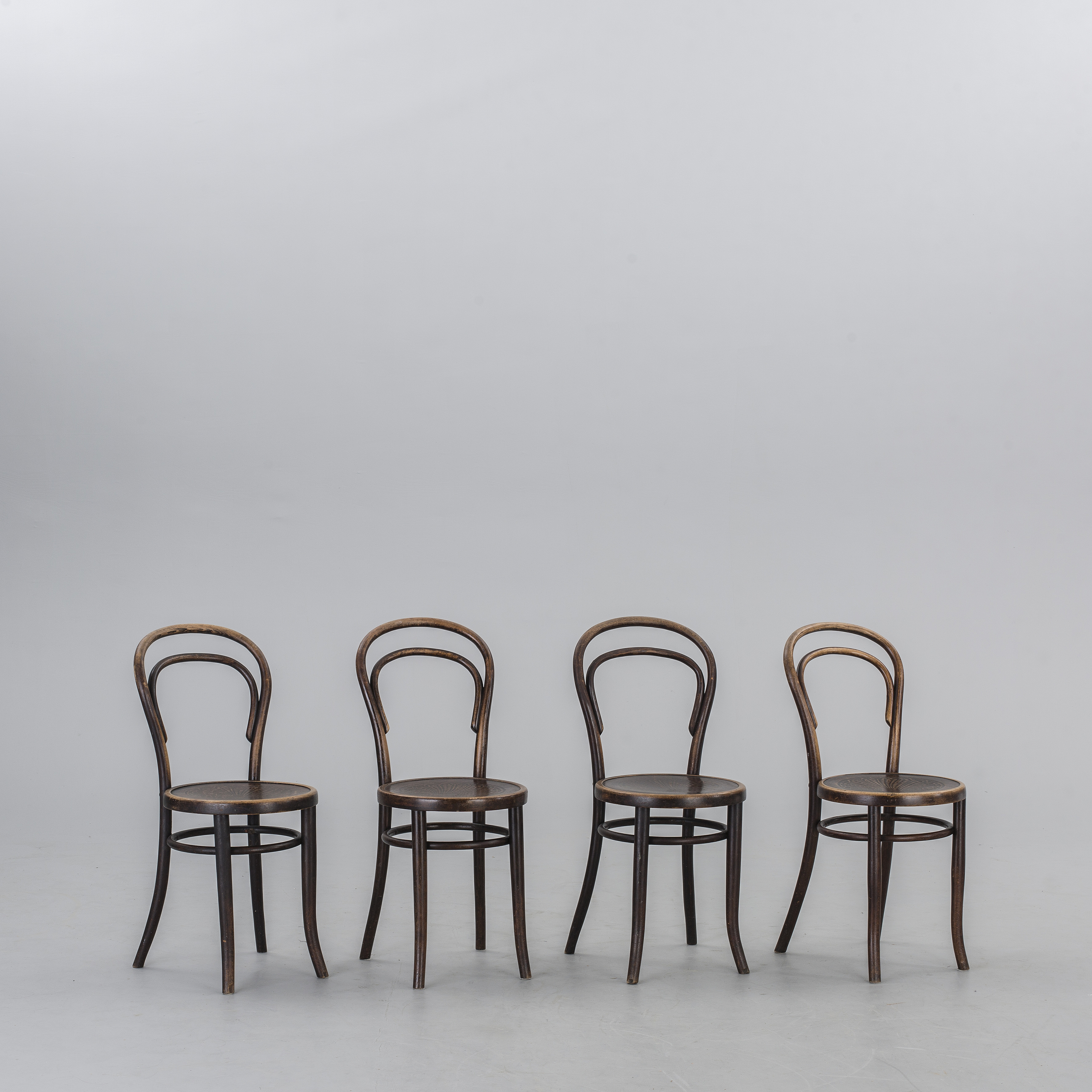 A set of four Mundus chairs by Kohn, early 20th century. Bukowskis