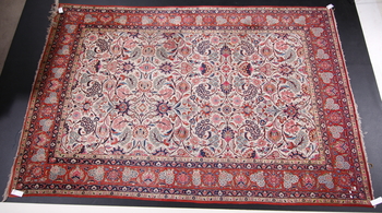 83255. MATTA, orientalisk. Ca 332 x 210.