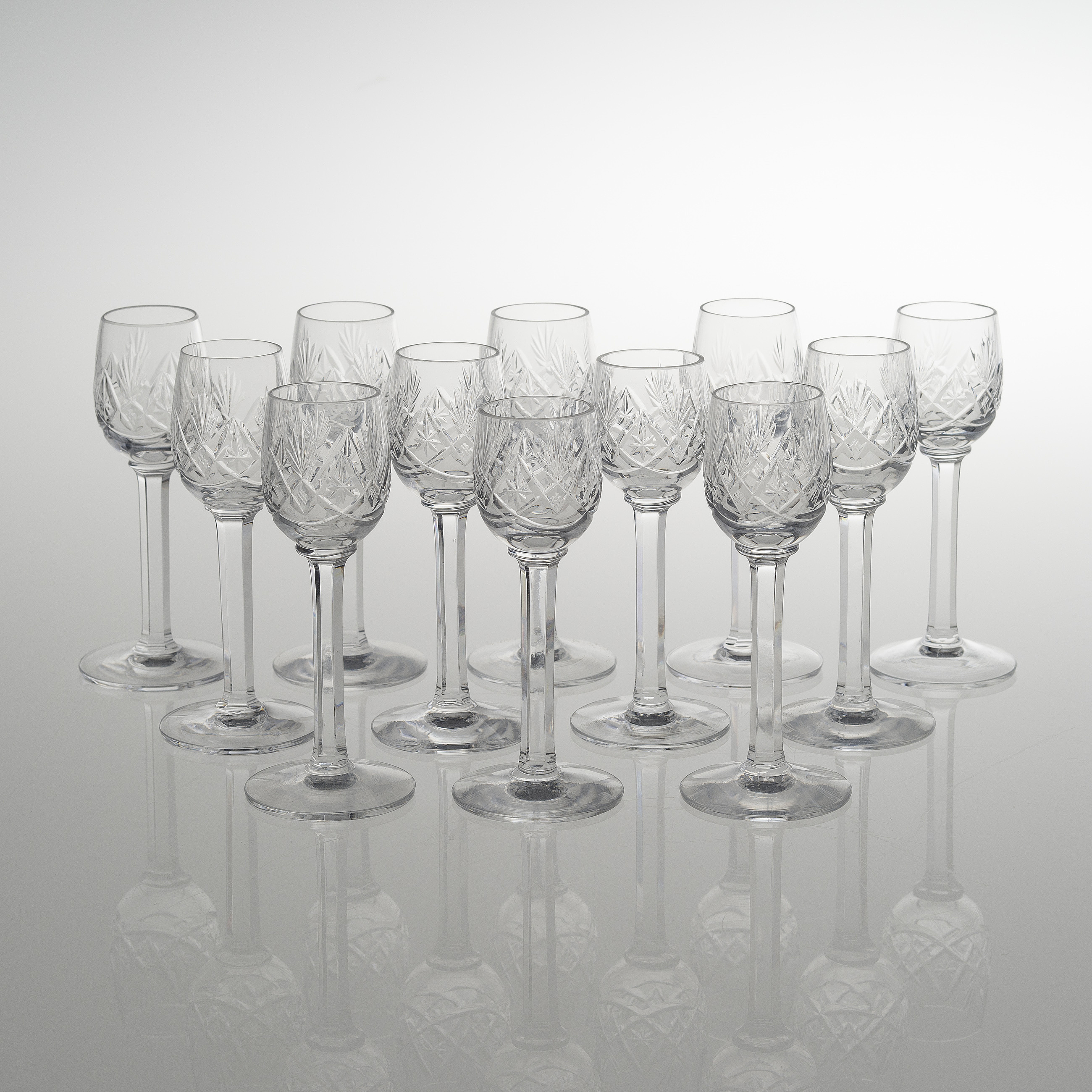 SCHNAPPS GLASSES, 12 PCS. Crystal, model Yrjö, Riihimäen lasi. Bukowskis