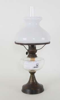 84099. FOTOGENLAMPA, 18001900-tal.