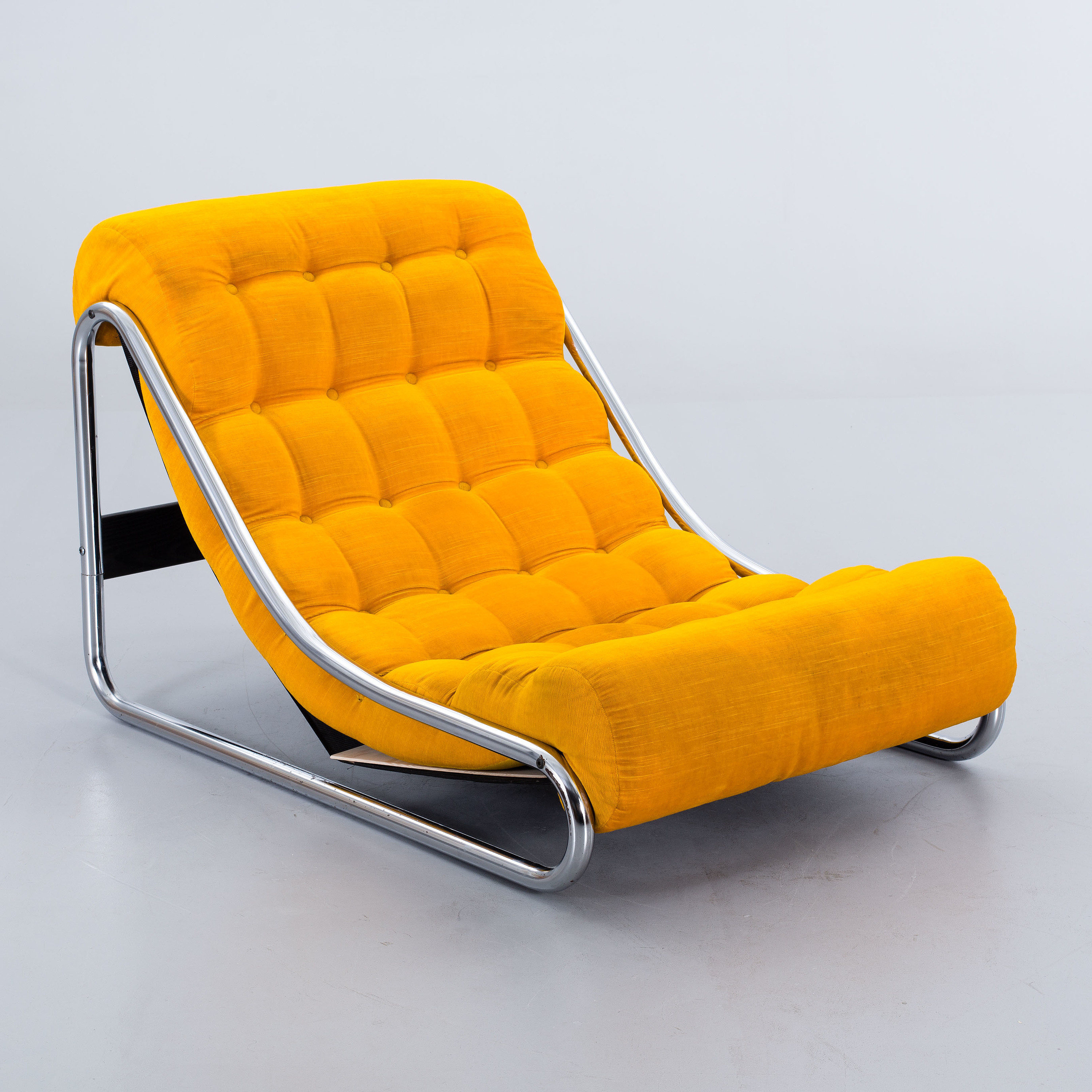 A Gillis Lundgren IKEA Impala armchair and table, 1972. Bukowskis