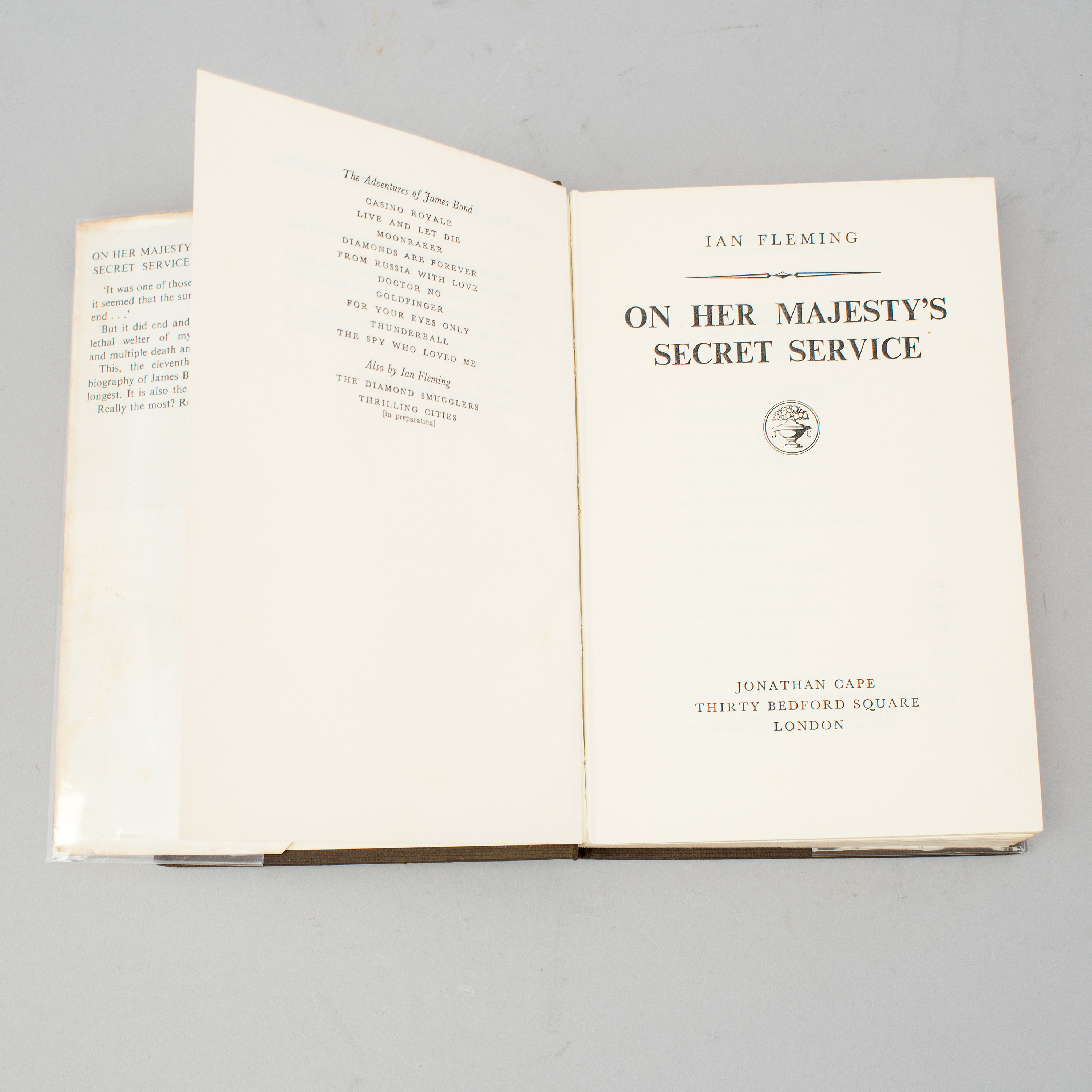 Ian Fleming Two Books On Her Majesty S Secret Service Samt You Only Live Twice Jonathan Cape 1963 4 Bukowskis Ian Fleming Two Books On Her Majesty S Secret Service Samt You Only Live Twice Jonathan Cape 1963 4 Bukowskis