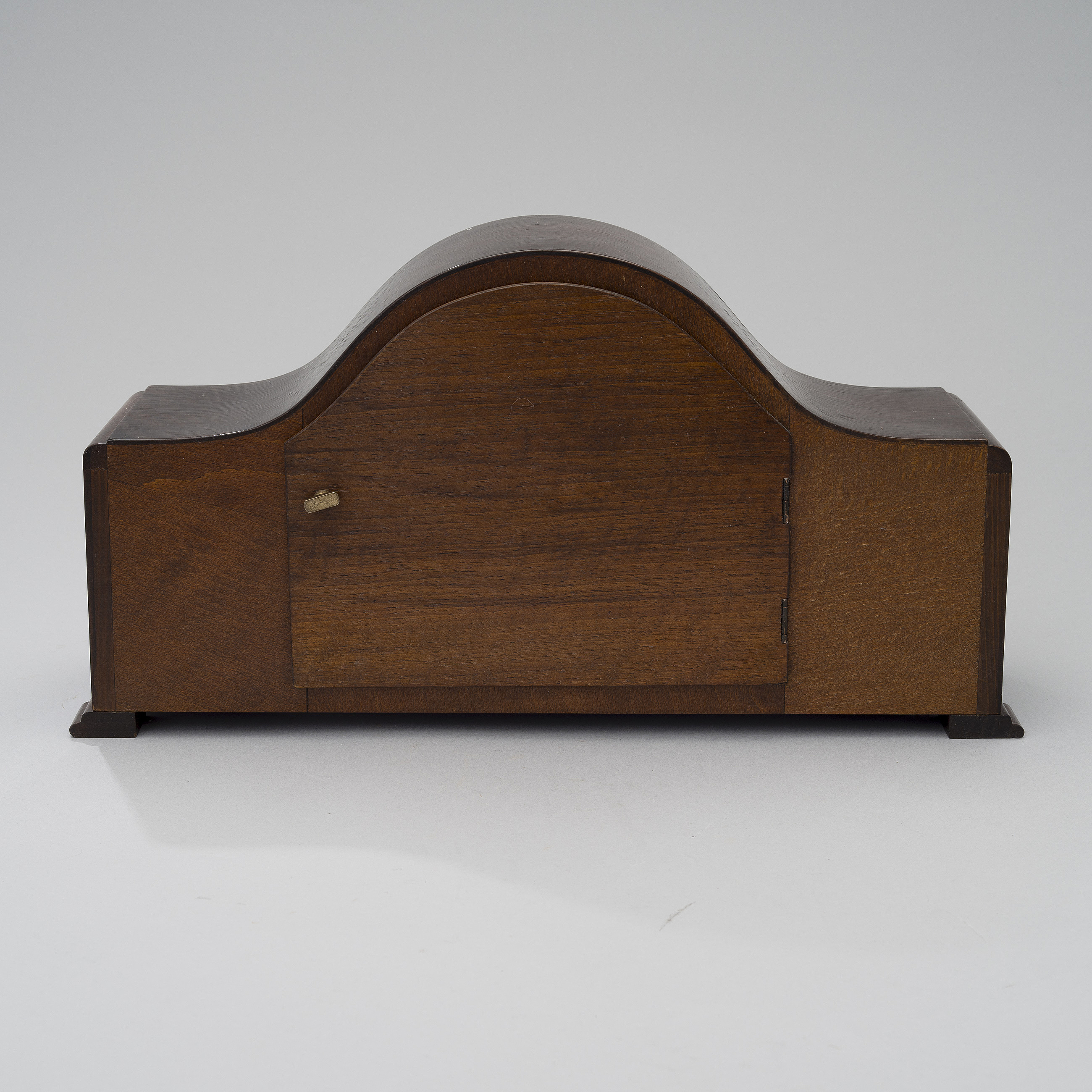 A GERMAN MANTEL CLOCK MAUTHE. Bukowskis