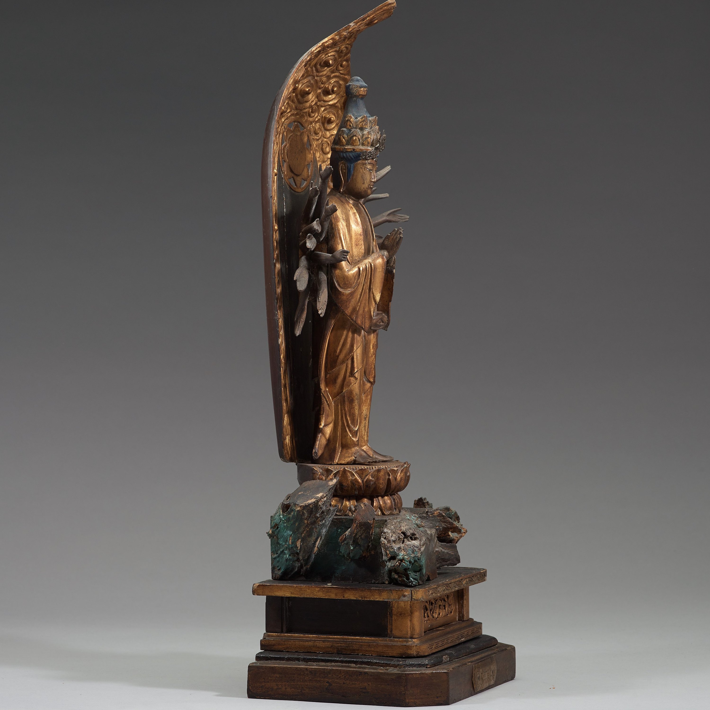 A Japanese wooden sculpture of Bodhisattva Kannon Senju, Edo period