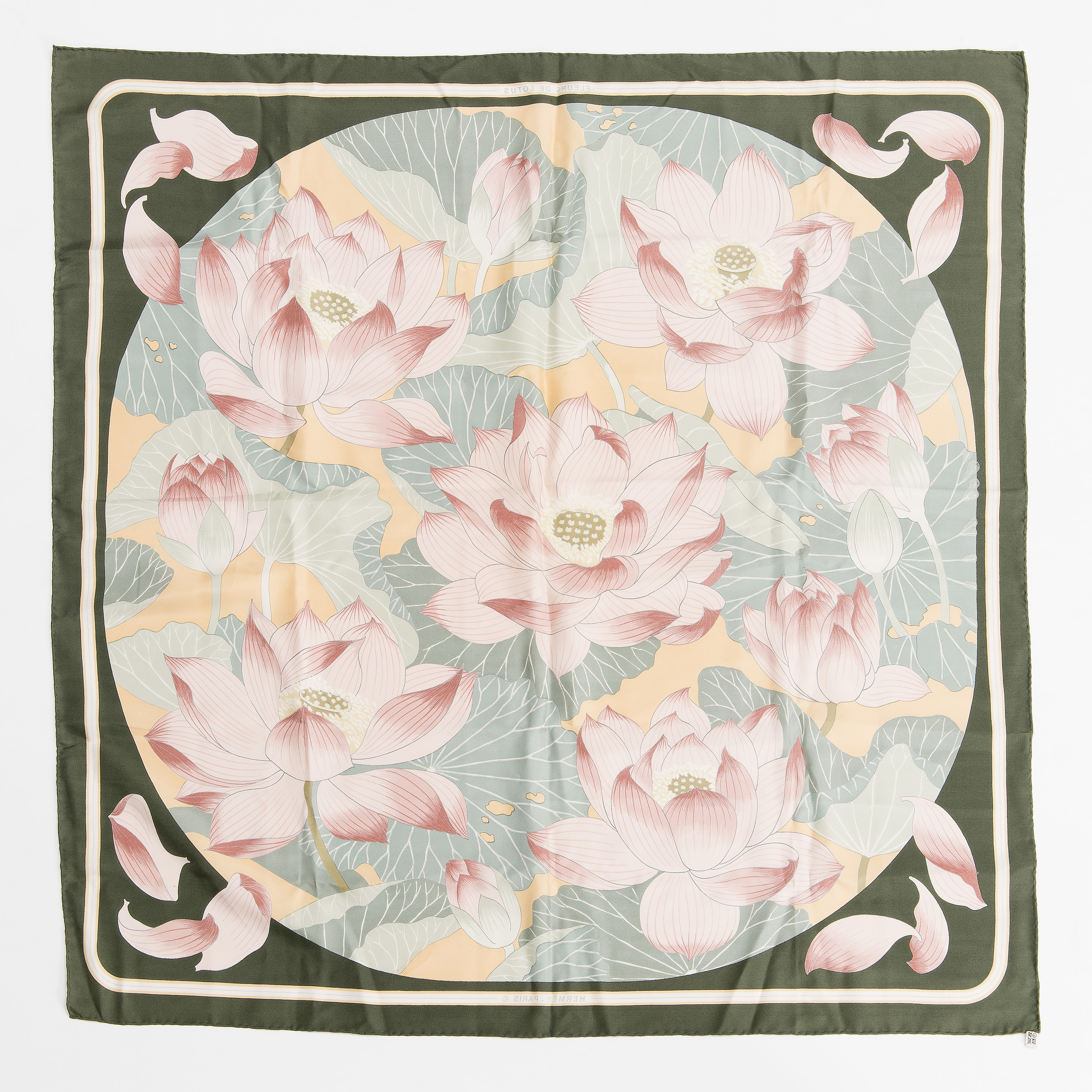 2 Ronds De Serviette Hermès Paris émaillés - Motif Fleurs De Lotus, Couleur Verte, Occasion Excellent état