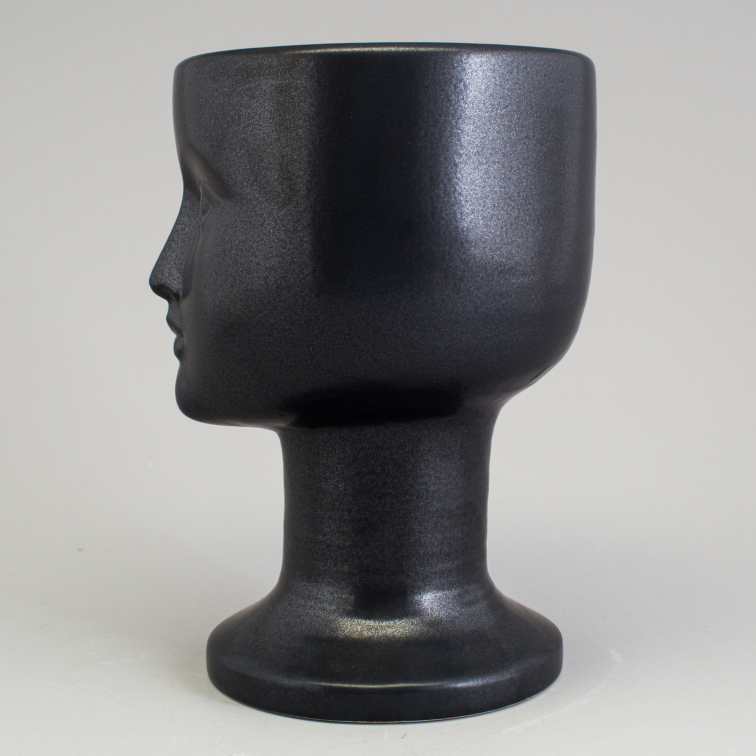 LISA LARSON, a vase, Kstudion in Gustavsberg. Bukowskis