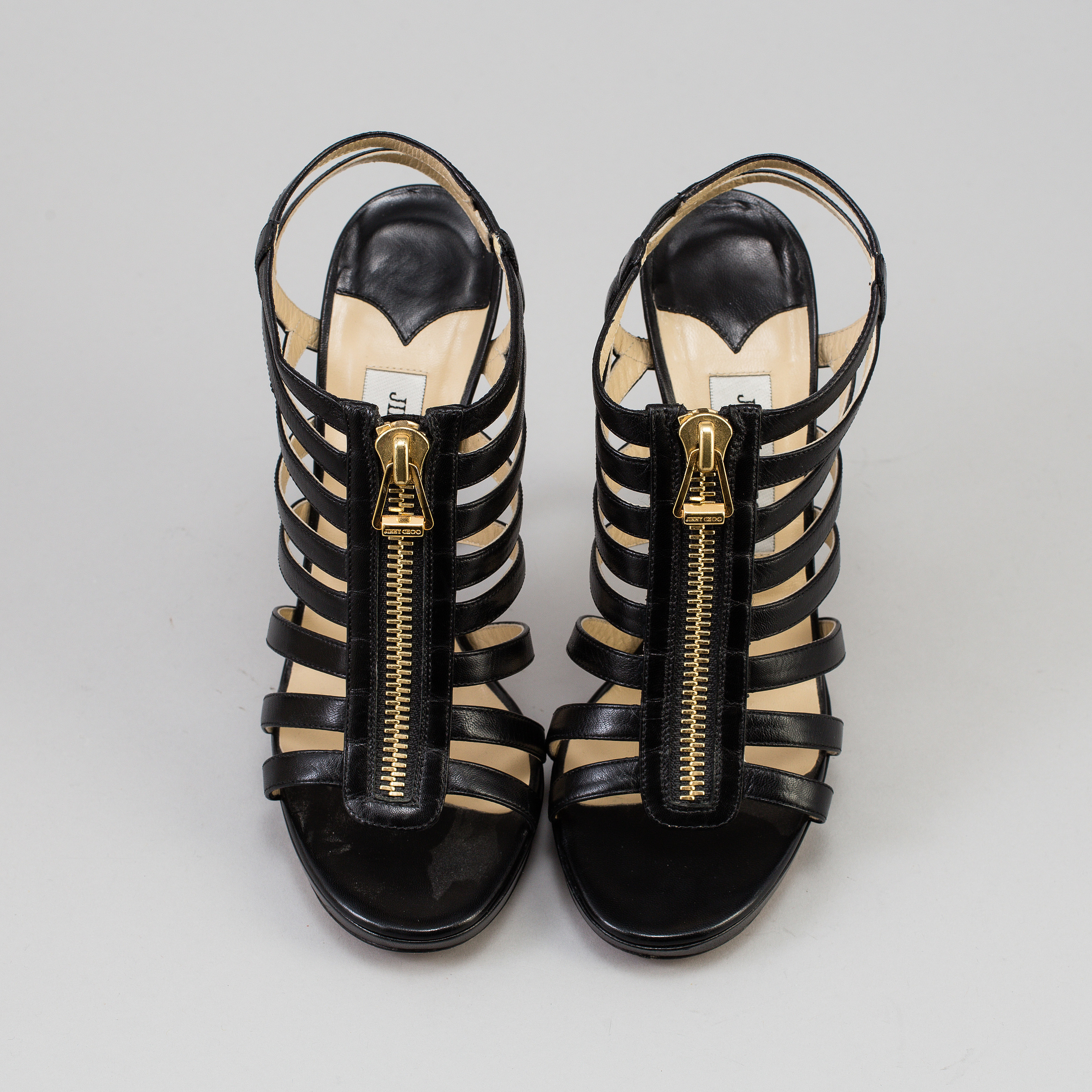 A pair of pumps by JIMMY CHOO in size 39,5. Bukowskis