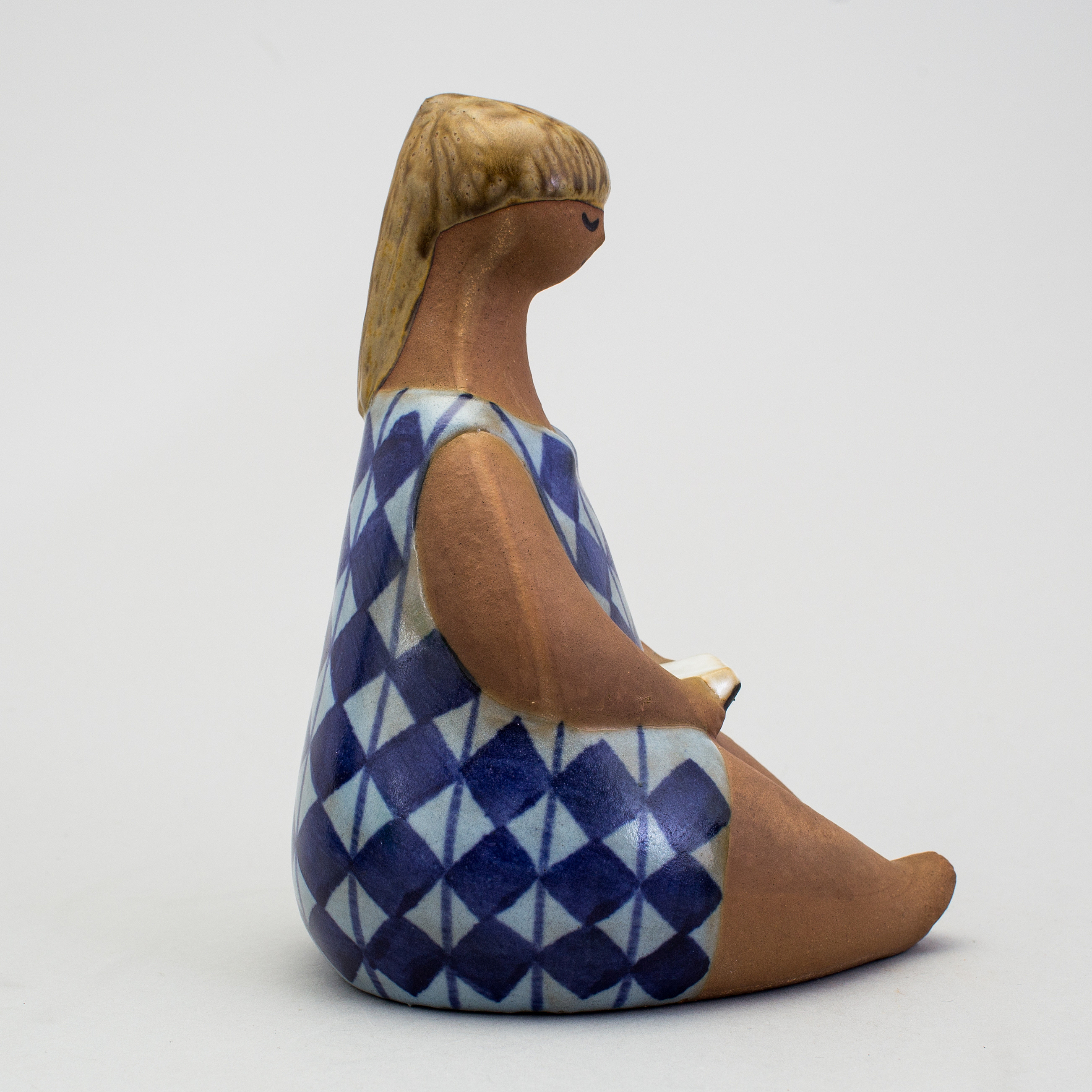 LISA LARSON Figurin I Stengods Amalia Gustavsberg Ur Serien ABC lisa-larson-figurin-i-stengods-amalia-gustavsberg-ur-serien-abc