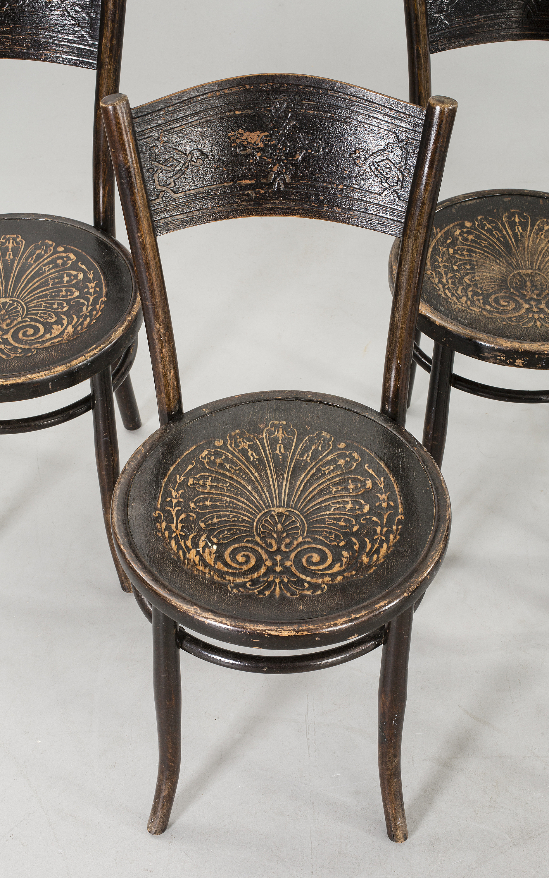 Five Mundus chairs of the first half of the 20th century. Bukowskis