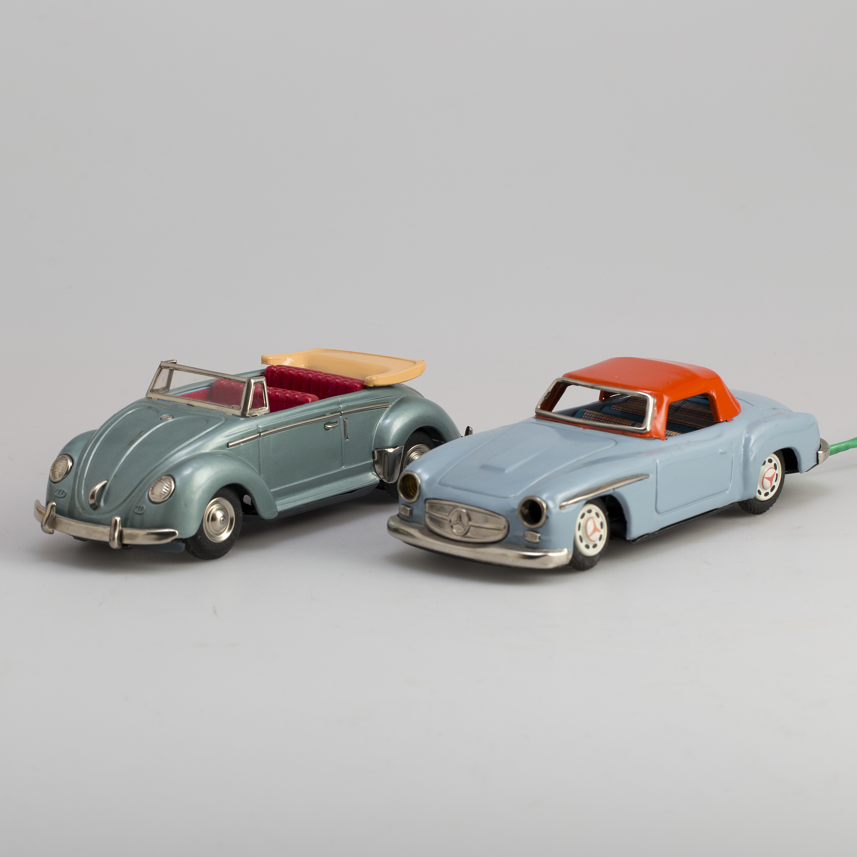 Two Tin Toy Cars From Japan 1950 S 60 S Bukowskis
