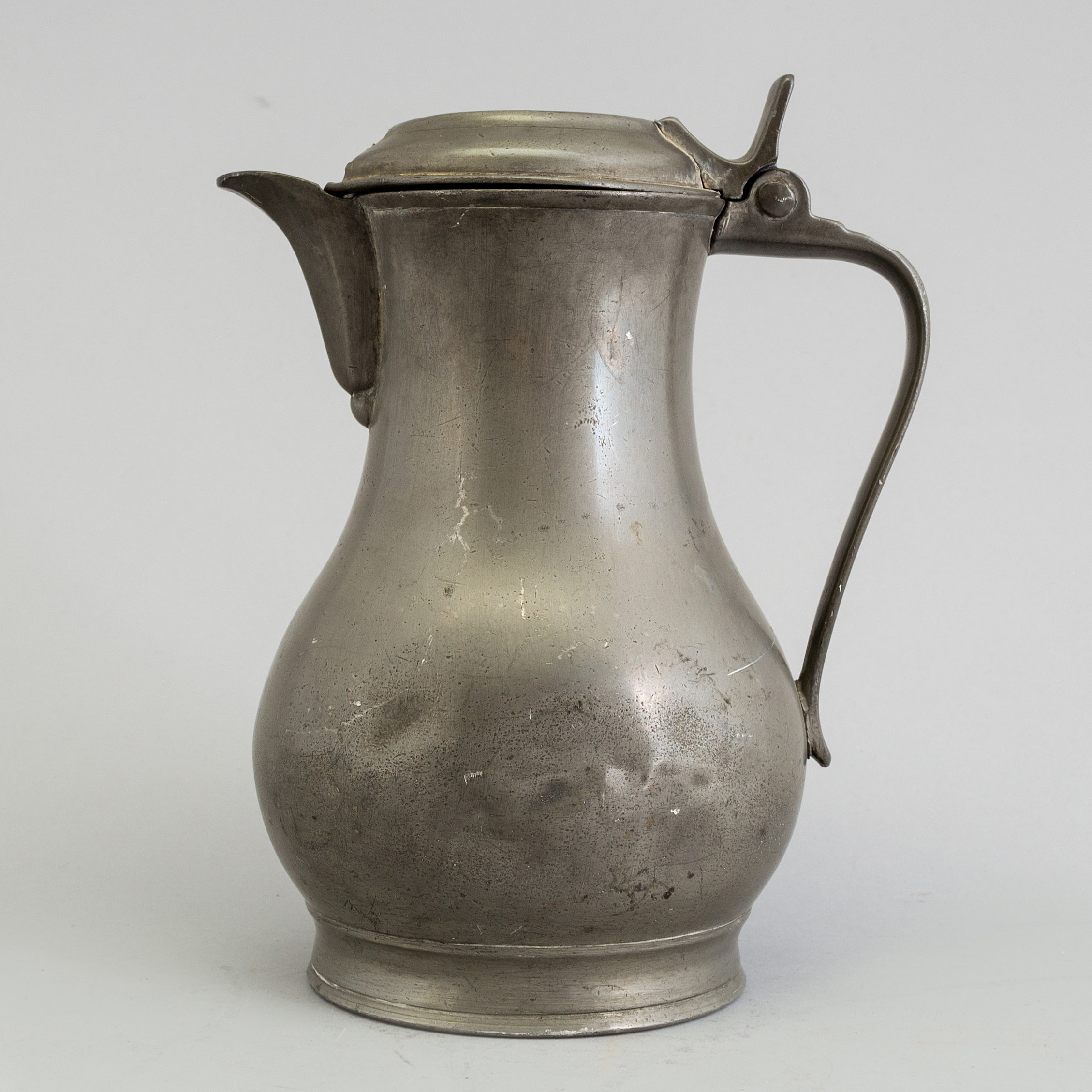 A FRENCH PEWTER WINE JUG, Mon Oudart, Rudot Lille, 18th/19th century