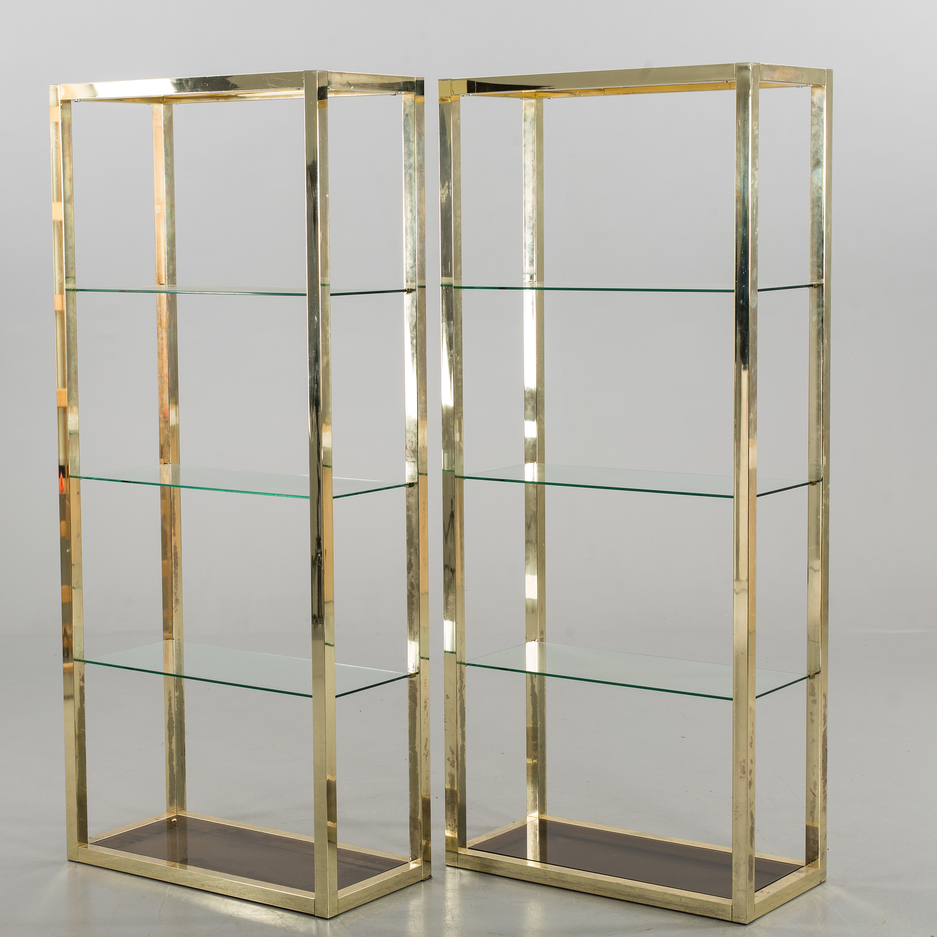 A PAIR OF OPEN BOOKSHELVES, 1980´s. Bukowskis