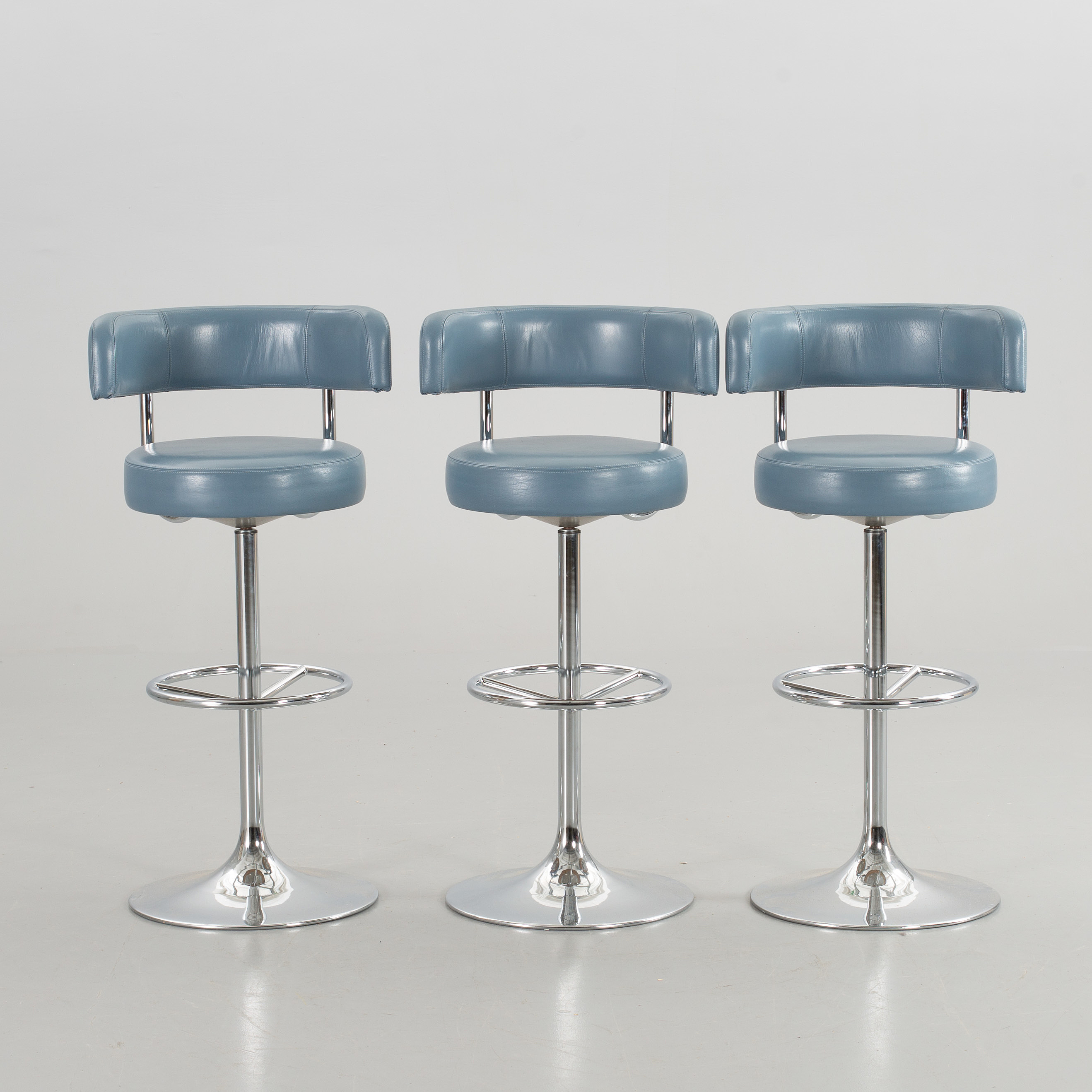 Auktionstipset BARSTOLAR 3 st Johansson design 1900 talets Auktionstipset BARSTOLAR 3 st Johansson design 1900 talets