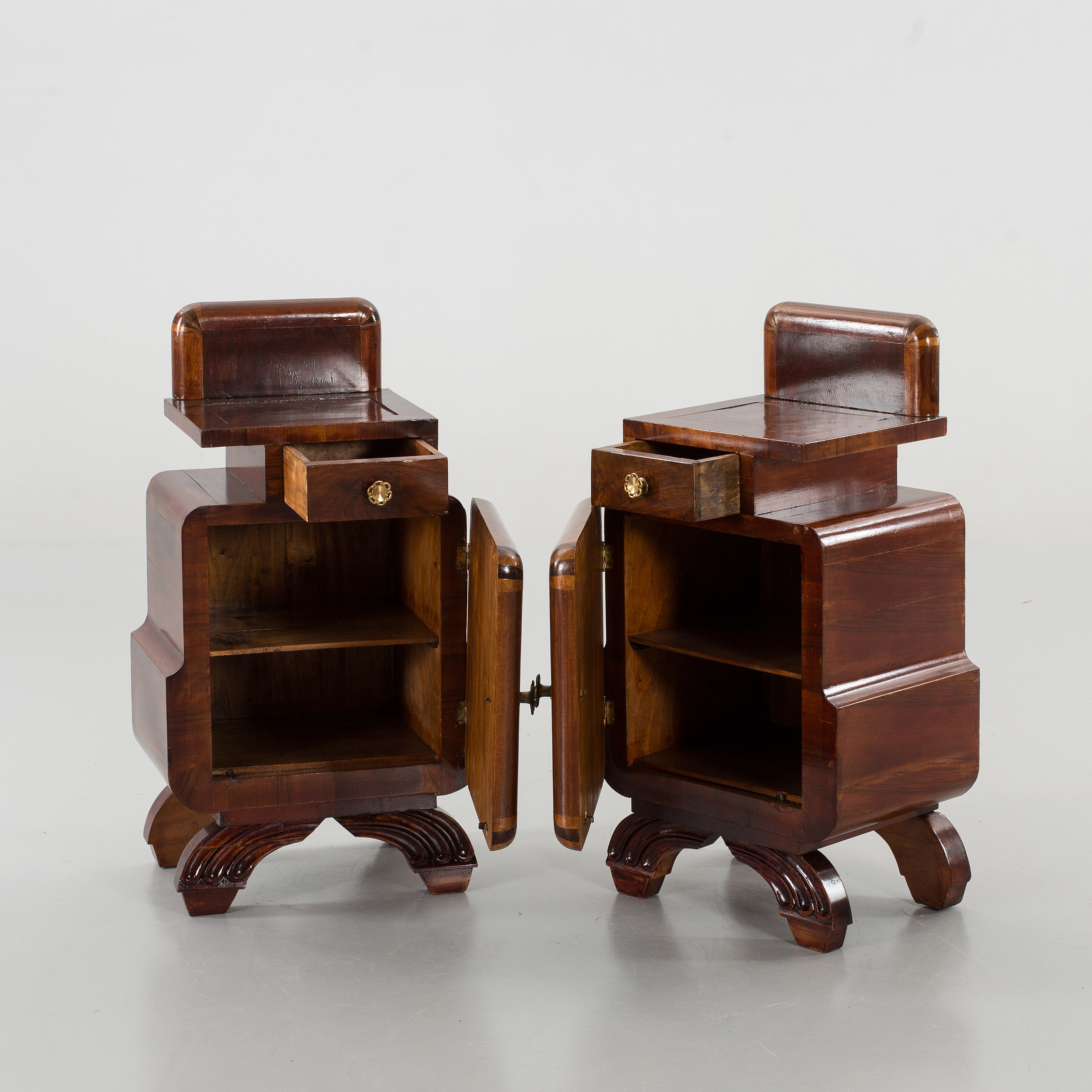 A pair of Art Deco style bedside tables. Bukowskis