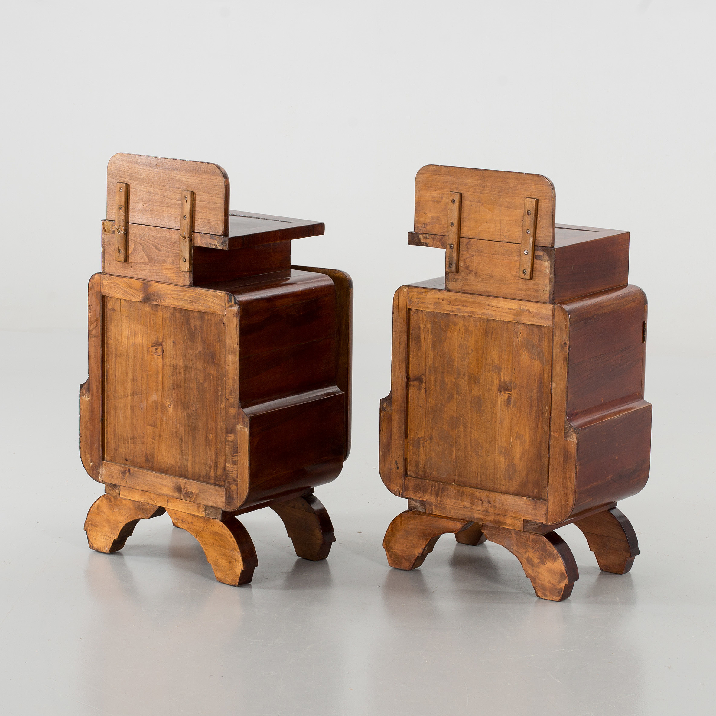 A pair of Art Deco style bedside tables. Bukowskis