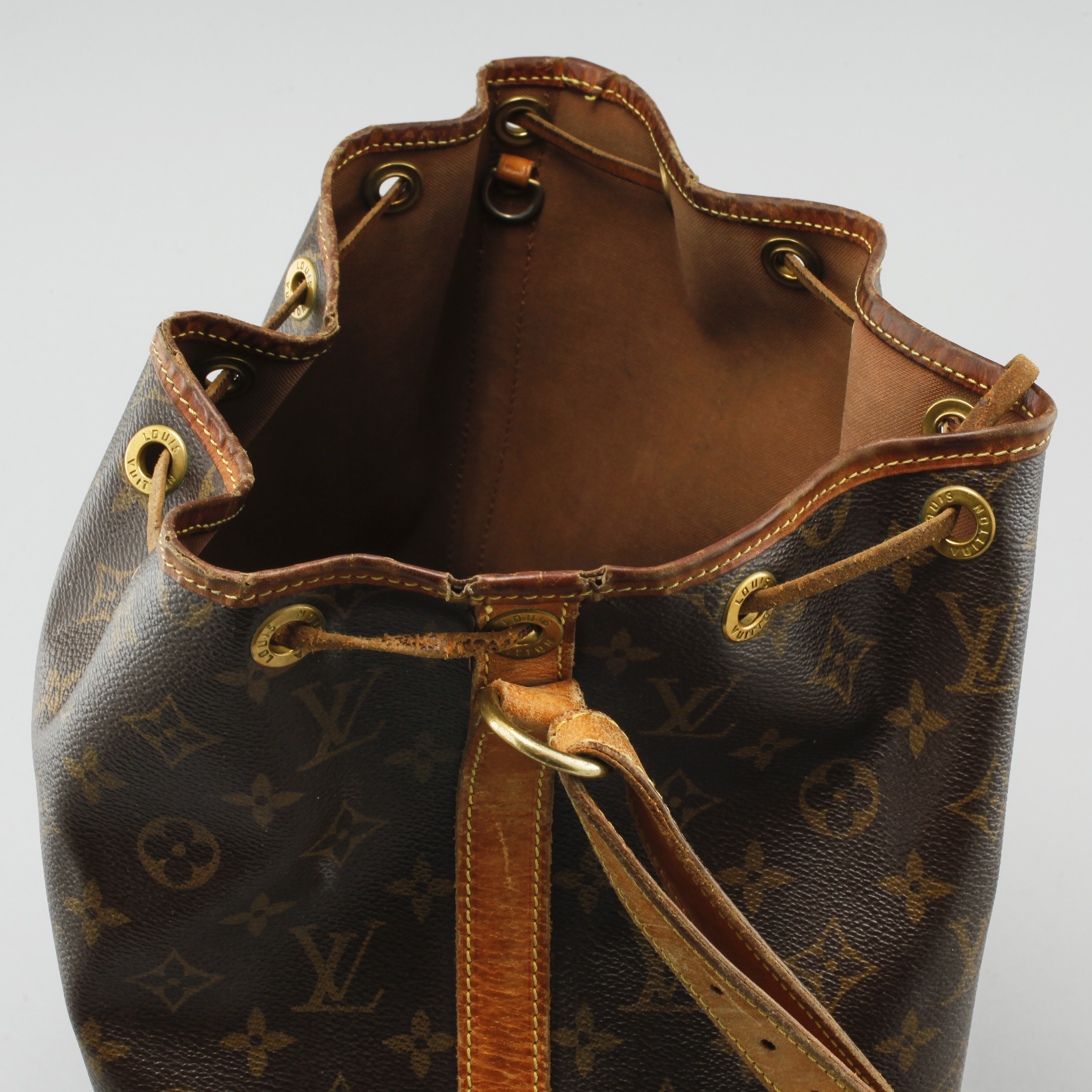 BAG, "Noè", Louis Vuitton. Bukowskis