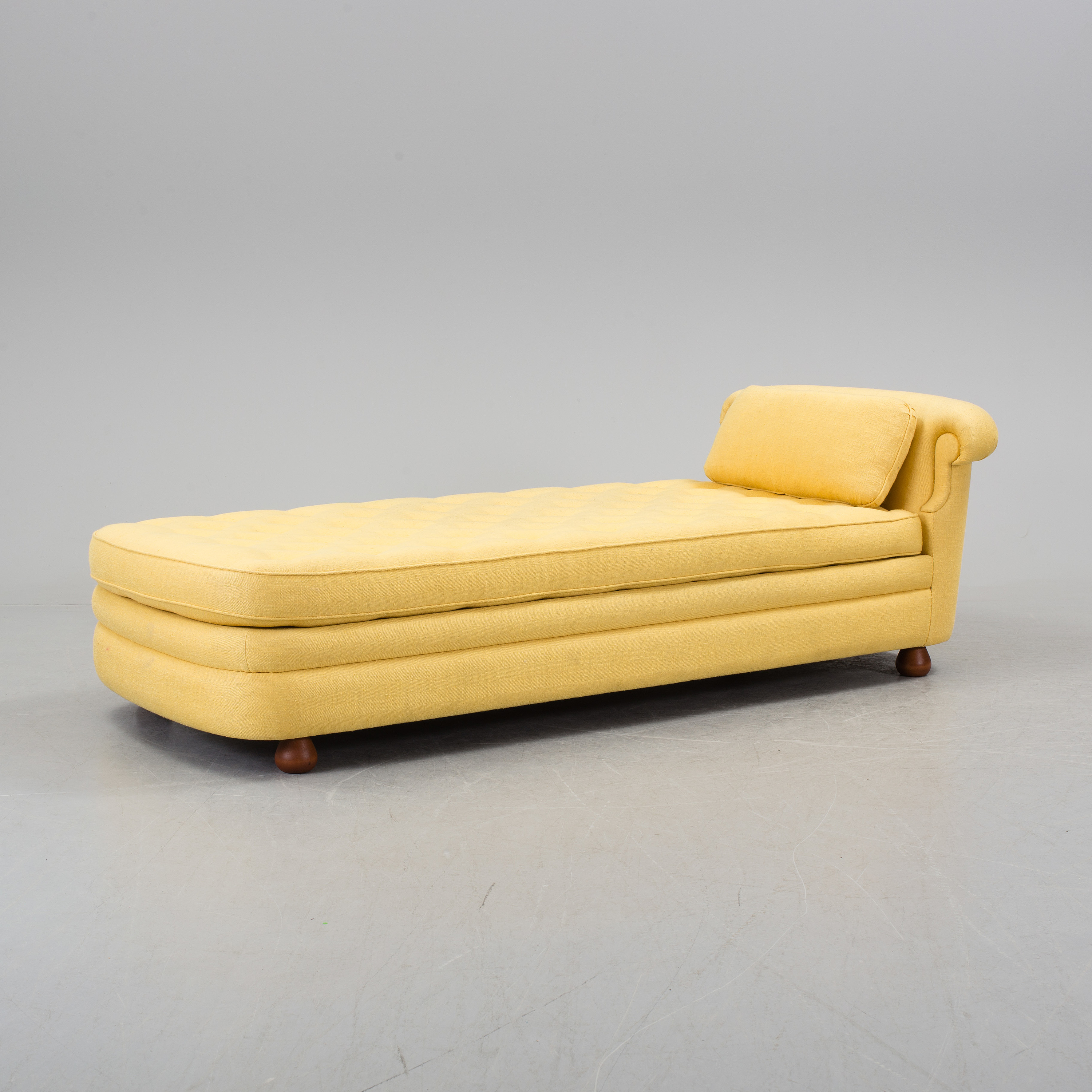 JOSEF FRANK, dagbädd, modell Couch 775, för Firma Svenskt Tenn Bukowskis JOSEF FRANK, dagbädd, modell Couch 775, för Firma Svenskt Tenn Bukowskis