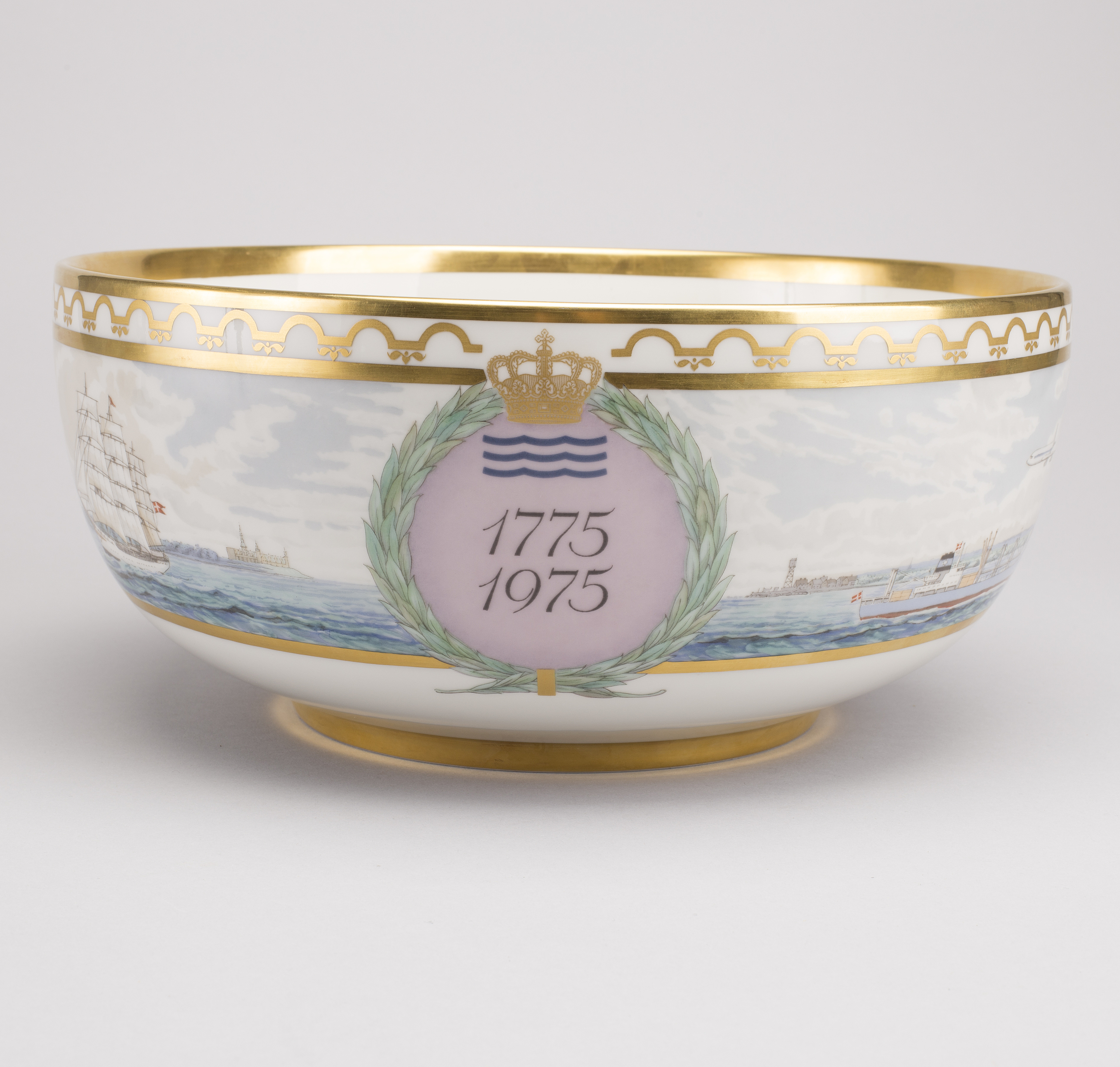 ROYAL COPENHAGEN BOWL. Bukowskis