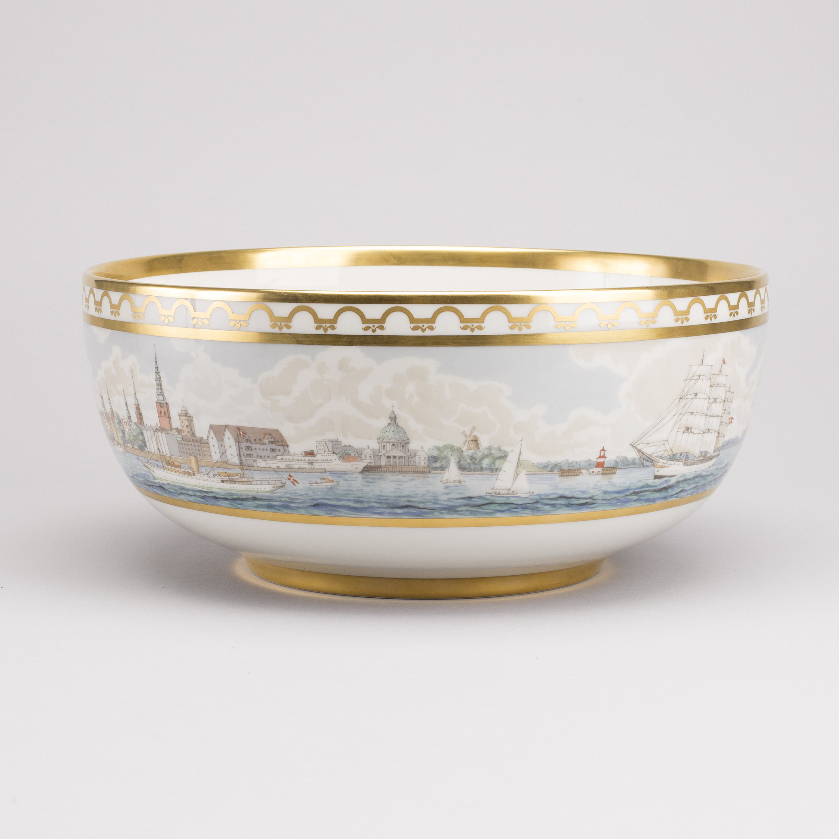 ROYAL COPENHAGEN BOWL. Bukowskis