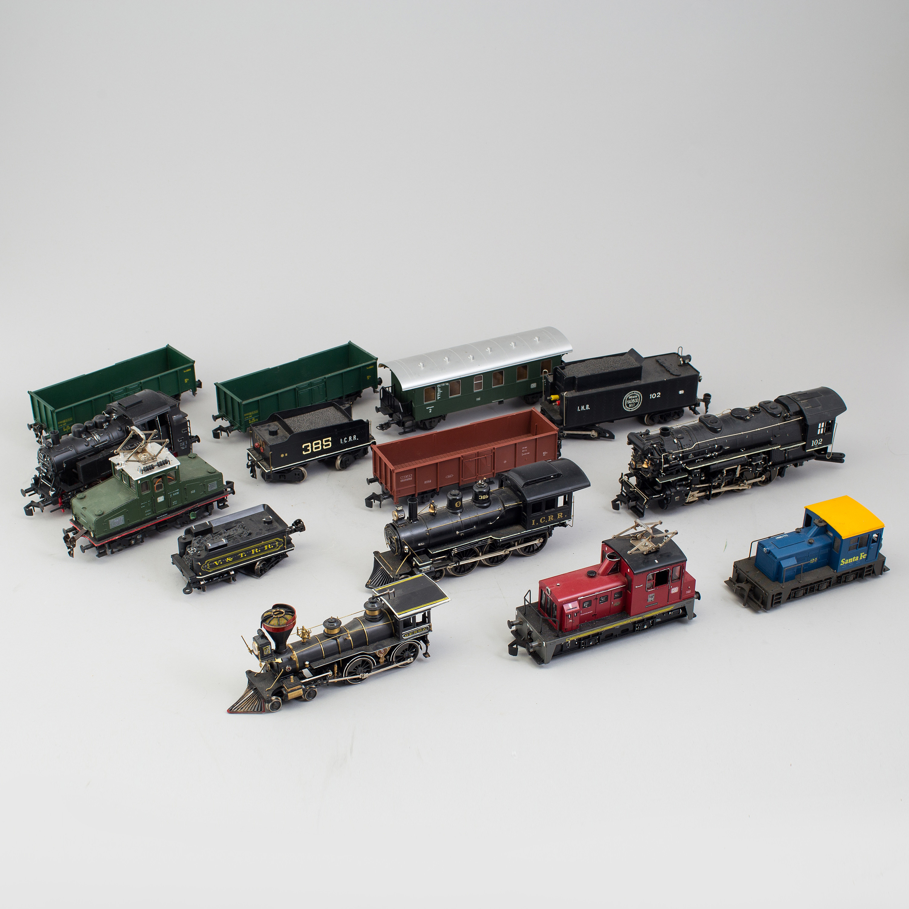 Train parts, 11 pieces, by amongst others Rivarossi. Bukowskis