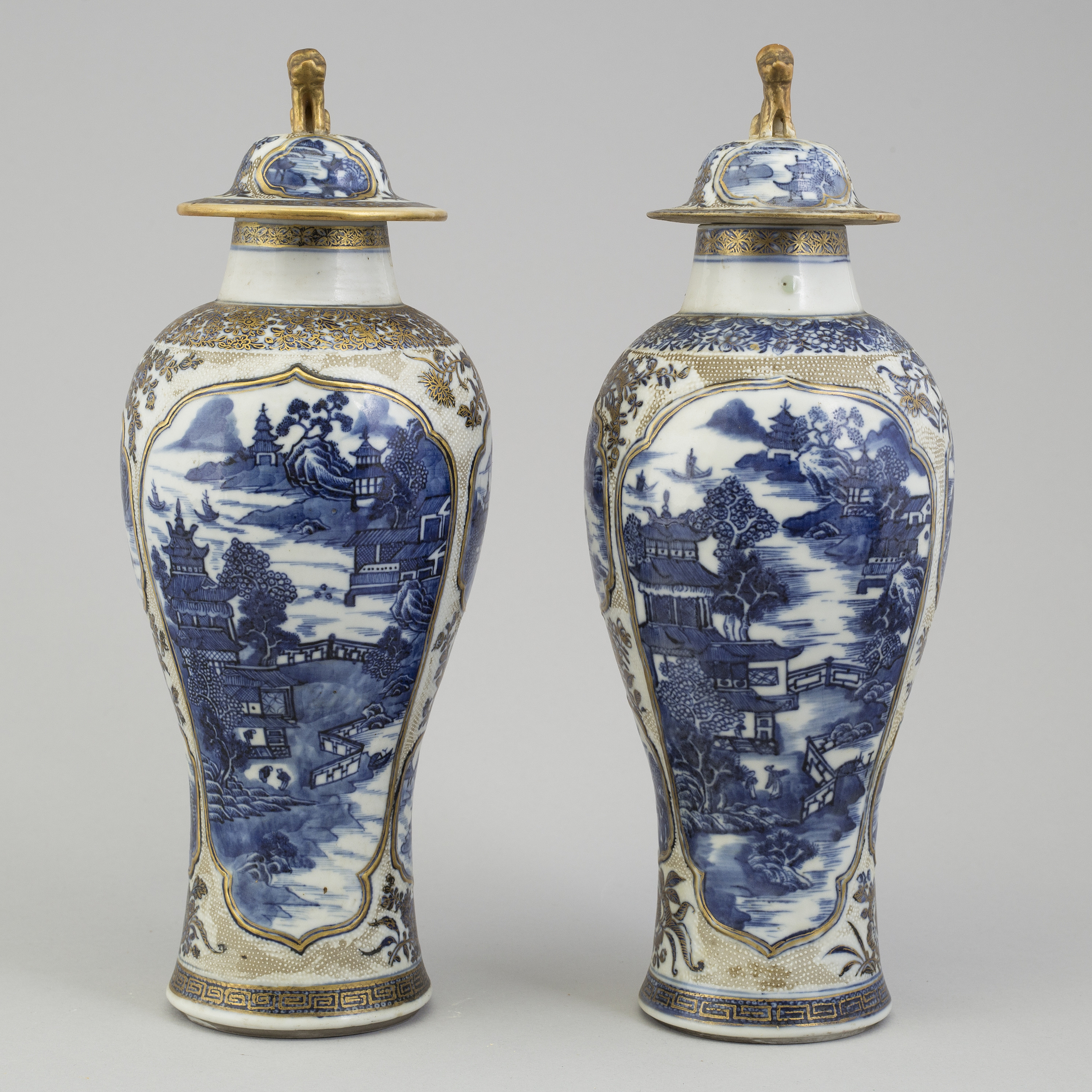 A pair of beautiful blue and white Chinese export porcelain vases with