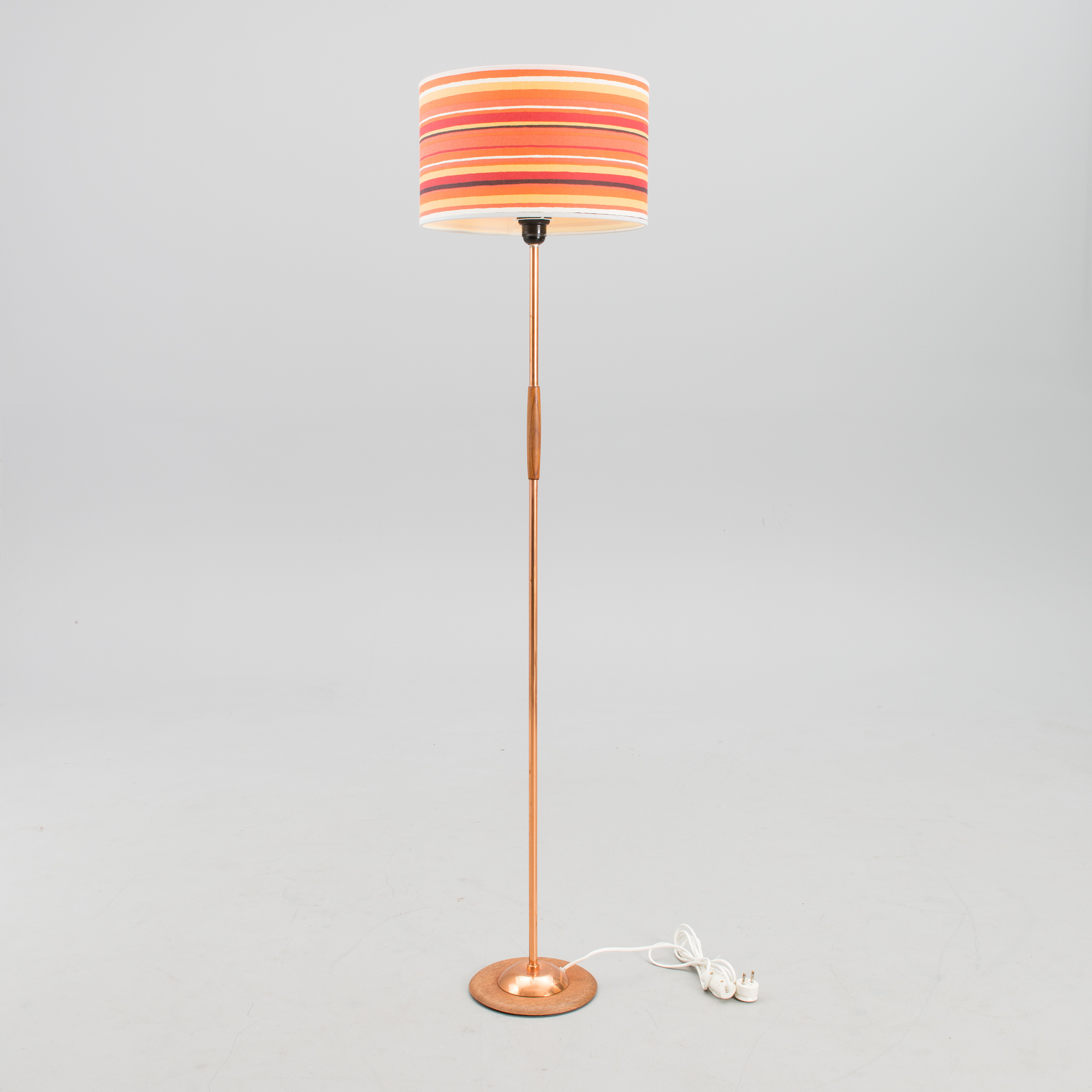 A 1970s floor lamp. - Bukowskis
