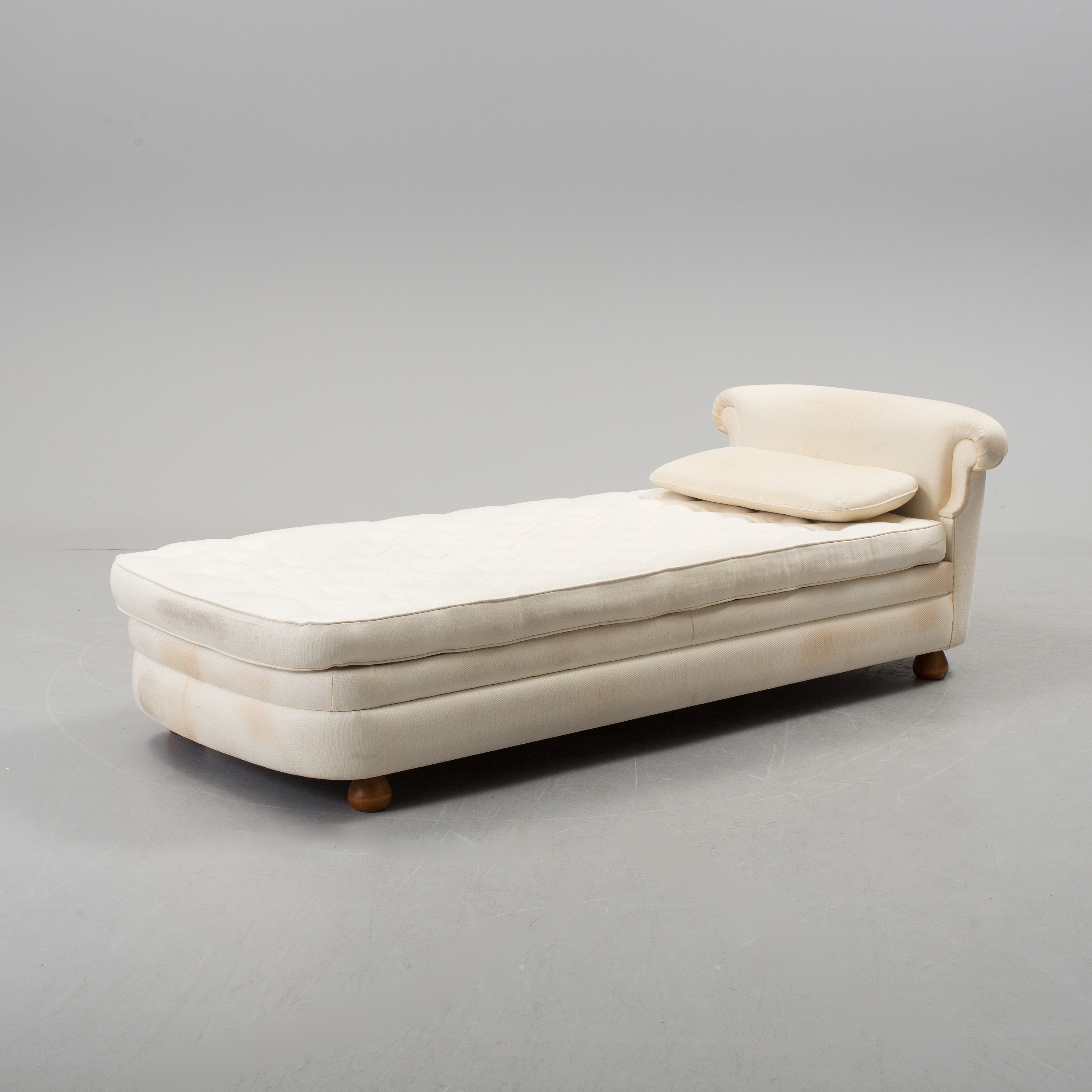 JOSEF FRANK, dagbädd, modell Couch 775, för Firma Svenskt Tenn Bukowskis JOSEF FRANK, dagbädd, modell Couch 775, för Firma Svenskt Tenn Bukowskis