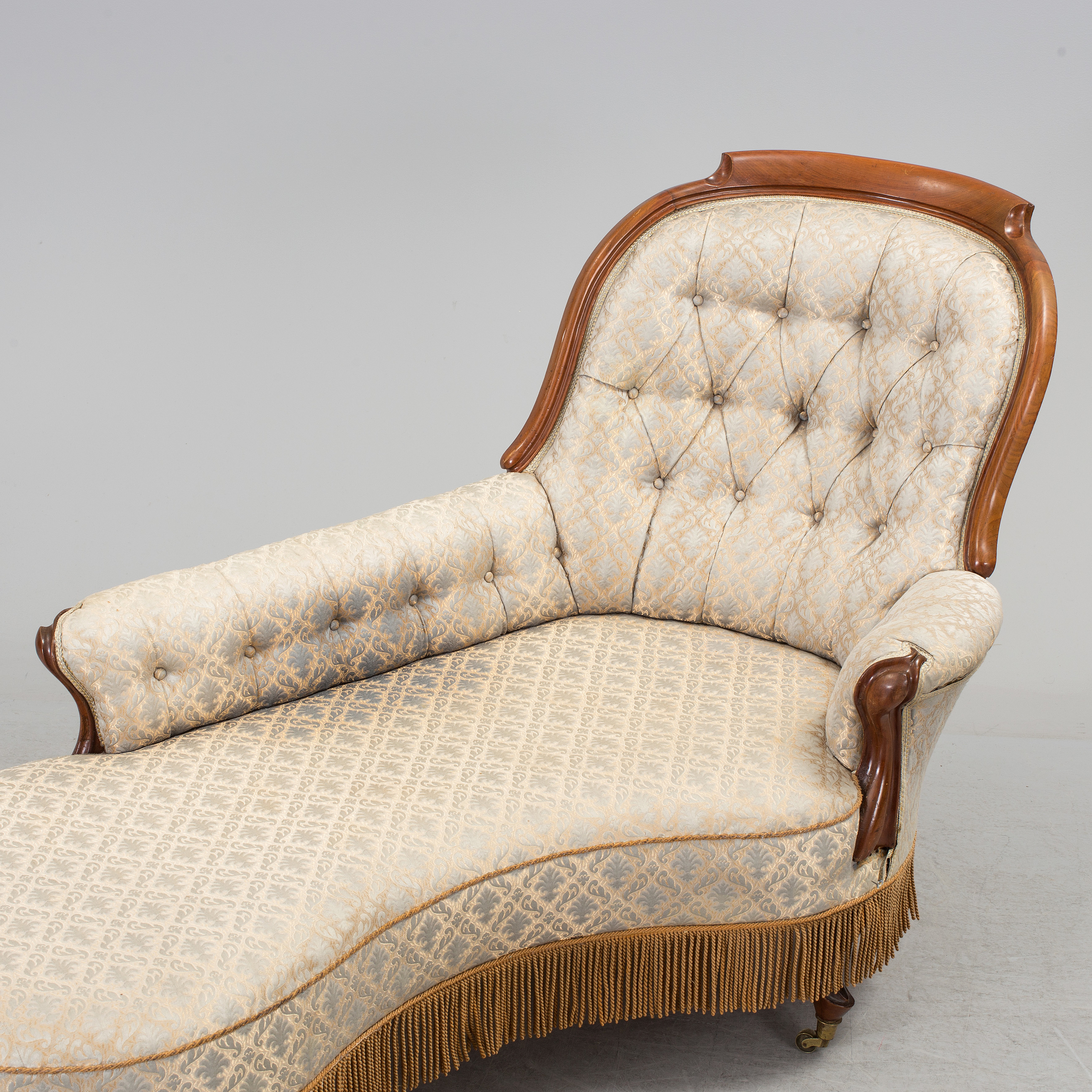 A daybed, circa 1900. Bukowskis