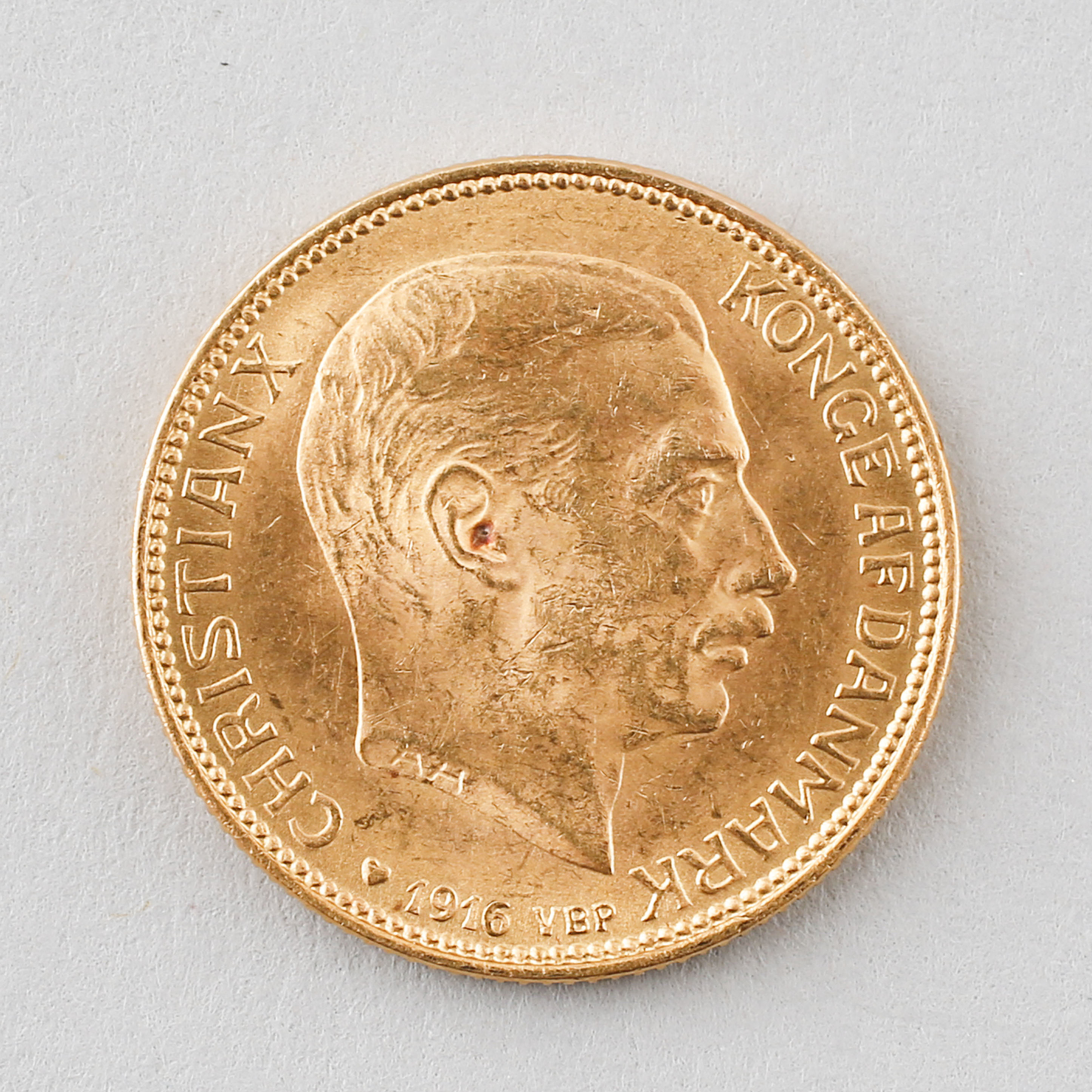 A 20 kroner gold coin, Christian X, Denmark, 1916. Weigth 9 gram