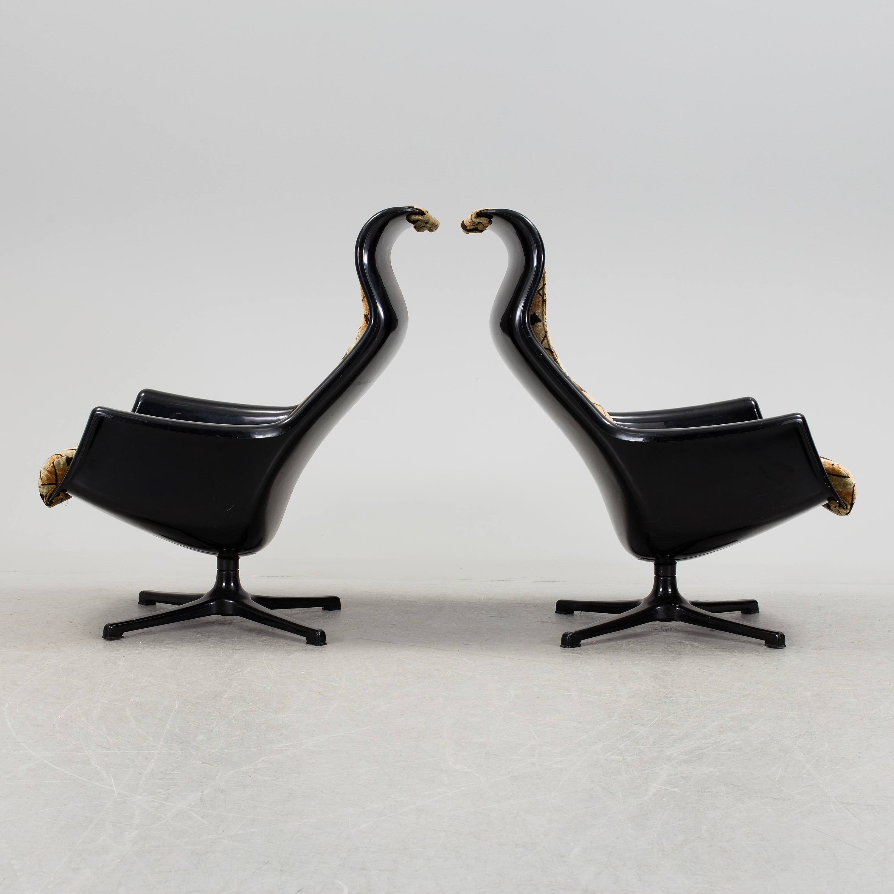 A PAIR OF "GALAXY" ARMCHAIRS. Alf Svensson & Yngvar SAndström, Dux