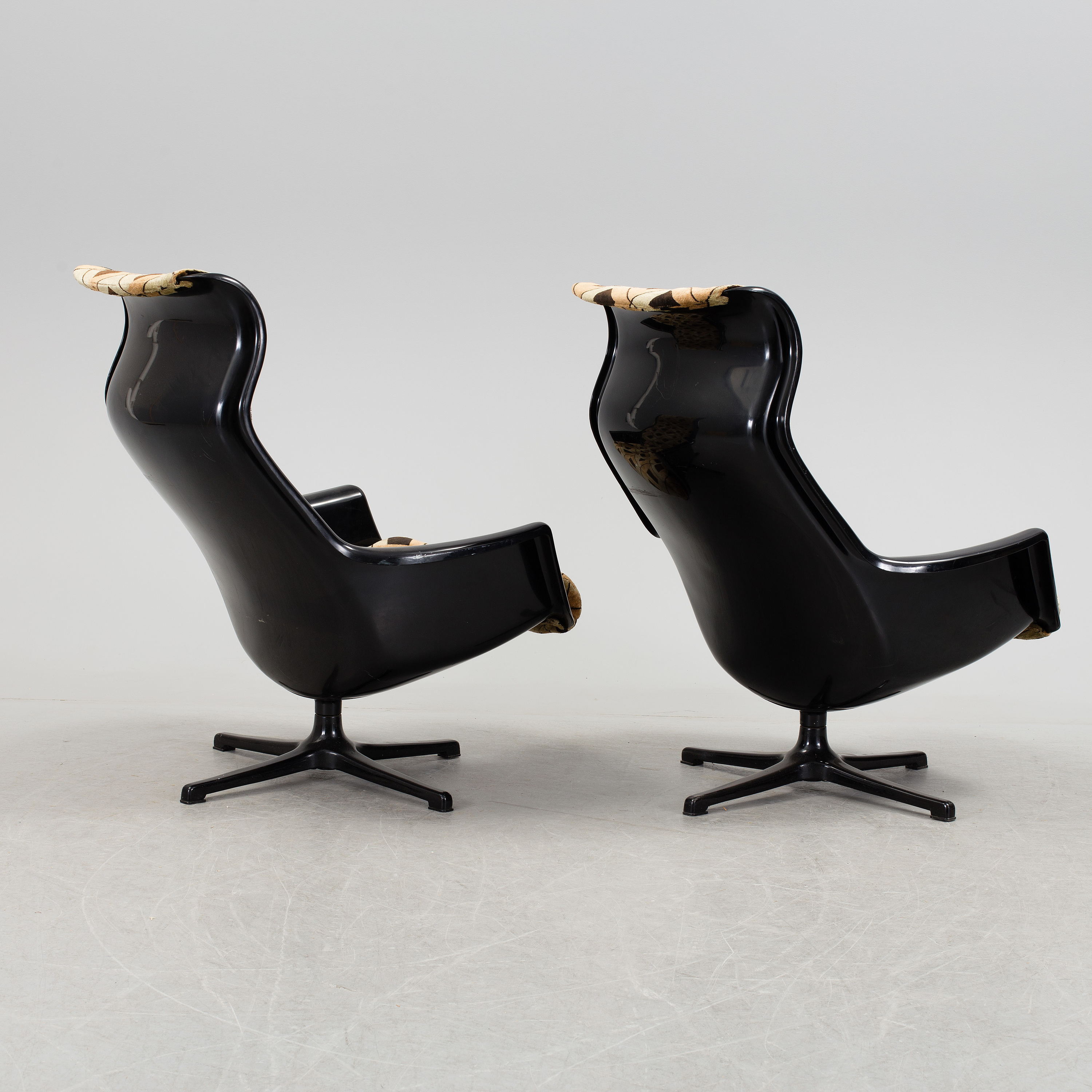 A PAIR OF "GALAXY" ARMCHAIRS. Alf Svensson & Yngvar SAndström, Dux