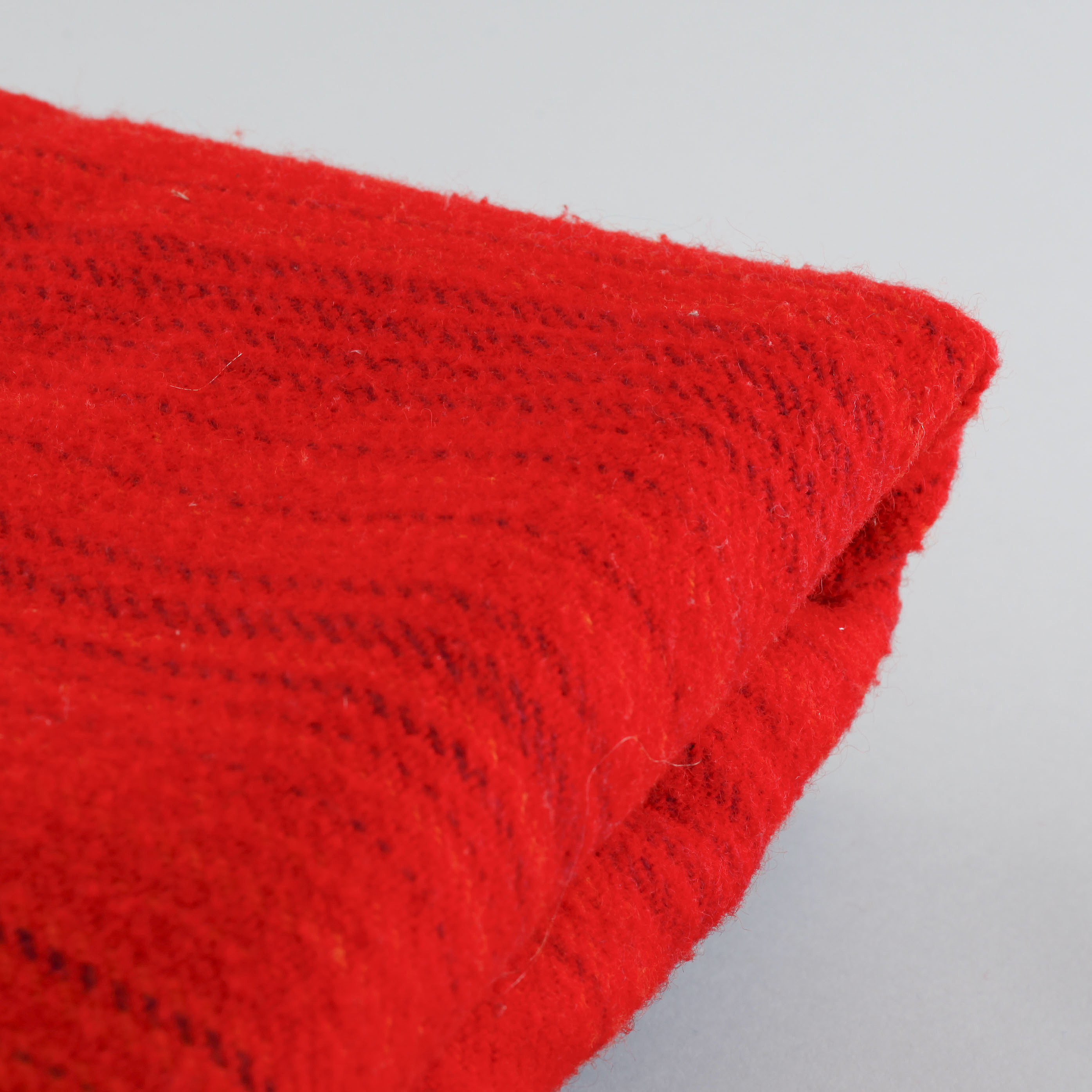 TWO VIOLA GRÅSTEN BLANKETS. Bukowskis