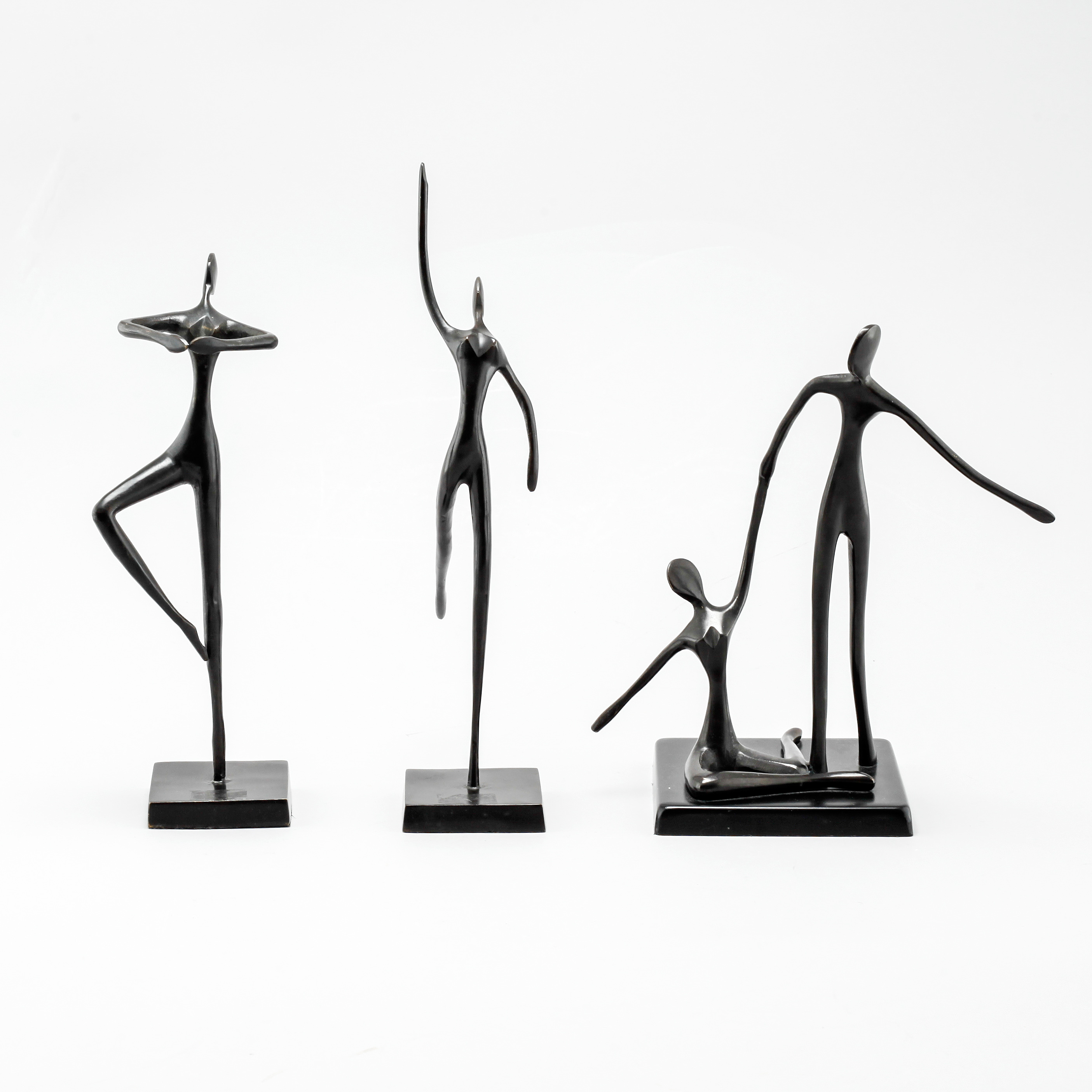 Three patinated bronze sculptures designed by Bodrul Khalique. Bukowskis